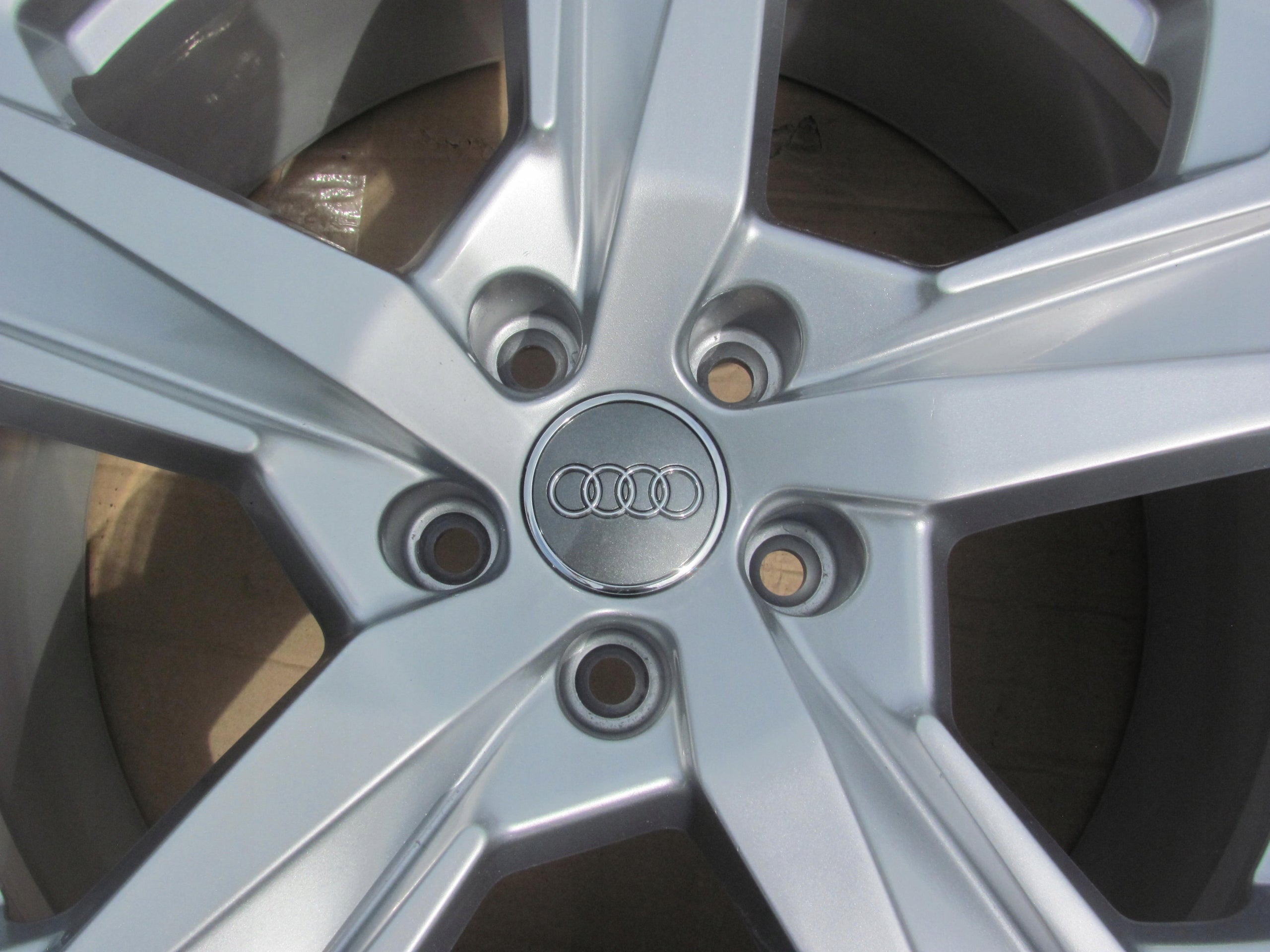 1x Alu Felge Audi Q5 Aluminum rim 19 Zoll 8.0J 5x112