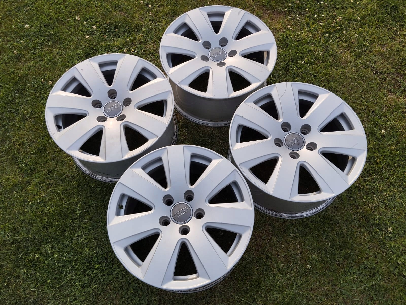 Alu Felge Audi Q2 Aluminum rim 16 Zoll 7.5J 5x112 45ET 4F0601025P