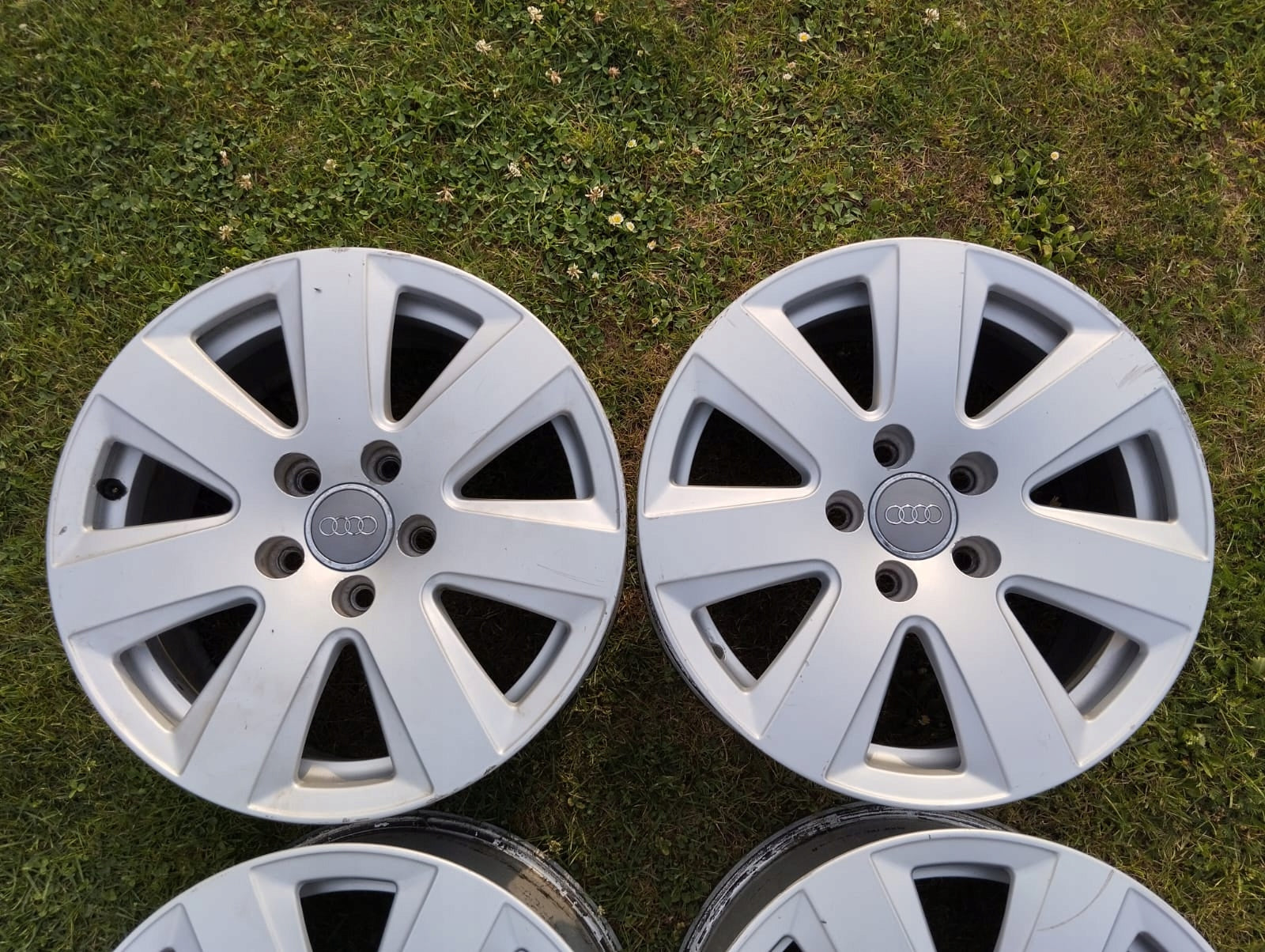 Alu Felge Audi Q2 Aluminum rim 16 Zoll 7.5J 5x112 45ET 4F0601025P