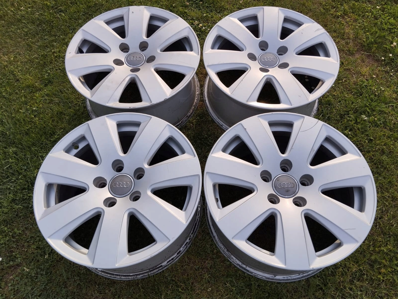 Alu Felge Audi Q2 Aluminum rim 16 Zoll 7.5J 5x112 45ET 4F0601025P