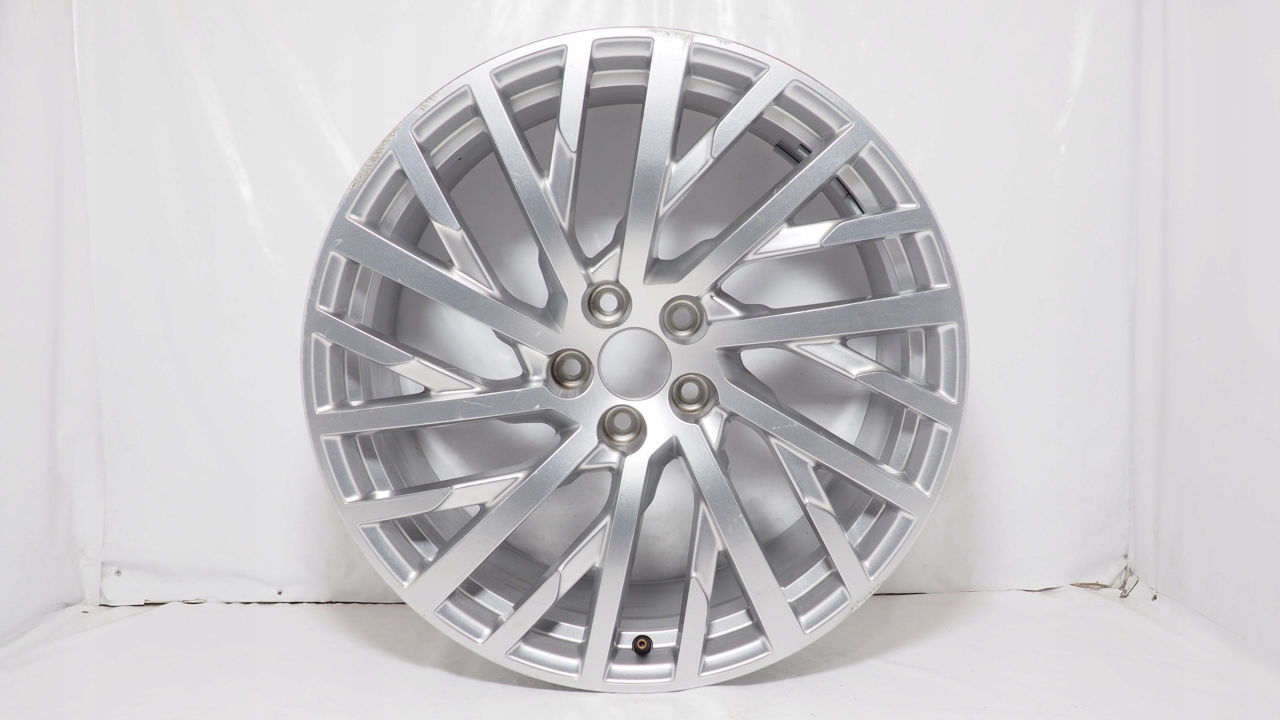 1x Alu Felge Audi Q5 Aluminum rim 20 Zoll 9.0J 5x112 37ET 4N0601025EA