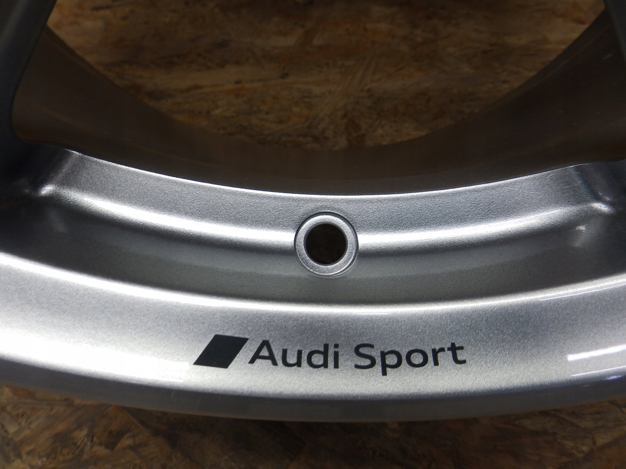 1x Alu Felge Audi TT Aluminum rim 19 Zoll 9.0J 5x112 52ET