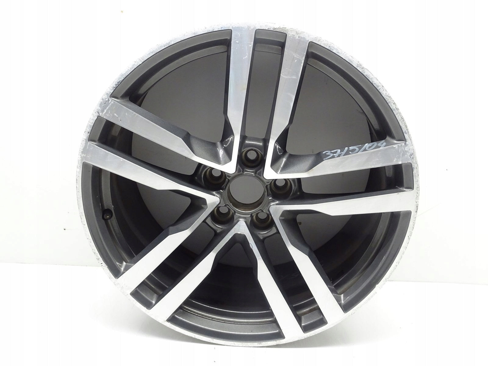 1x Alu Felge Audi TT Aluminum rim 19 Zoll 9.0J 5x112 8S0601025F