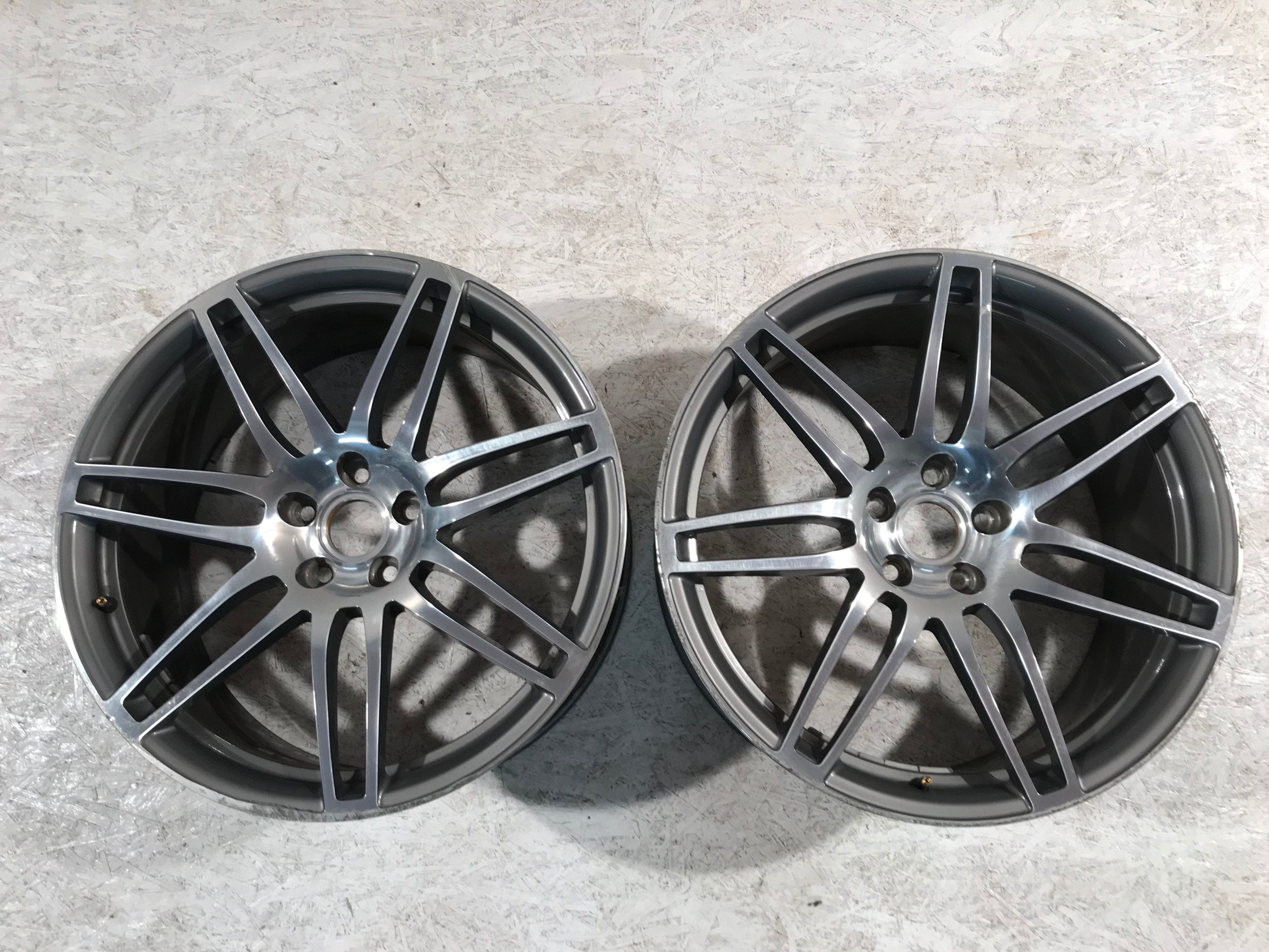 1x Alu Felge Audi TT Aluminum rim 20 Zoll 9.0J 5x112 52ET