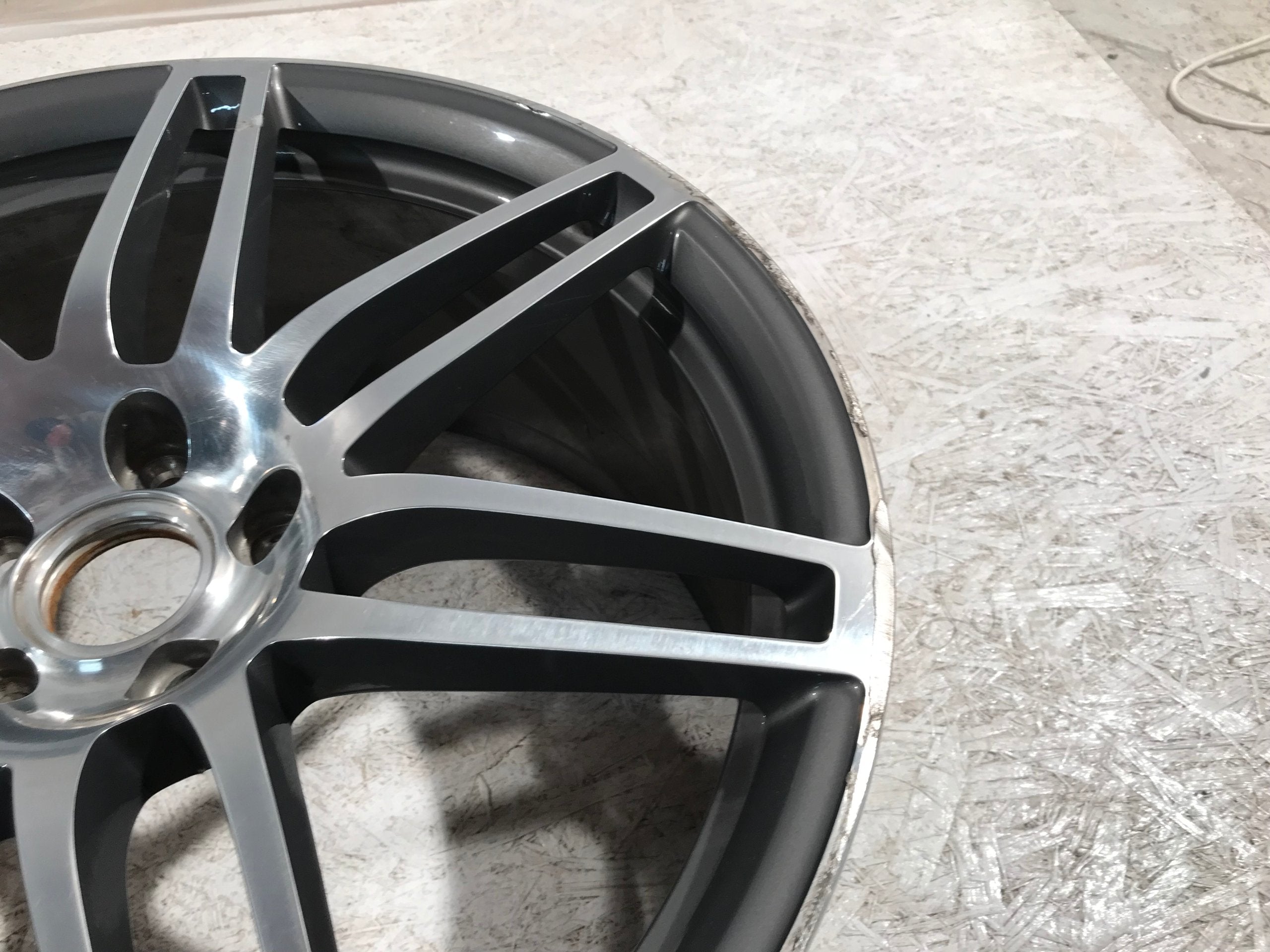 1x Alu Felge Audi TT Aluminum rim 20 Zoll 9.0J 5x112 52ET