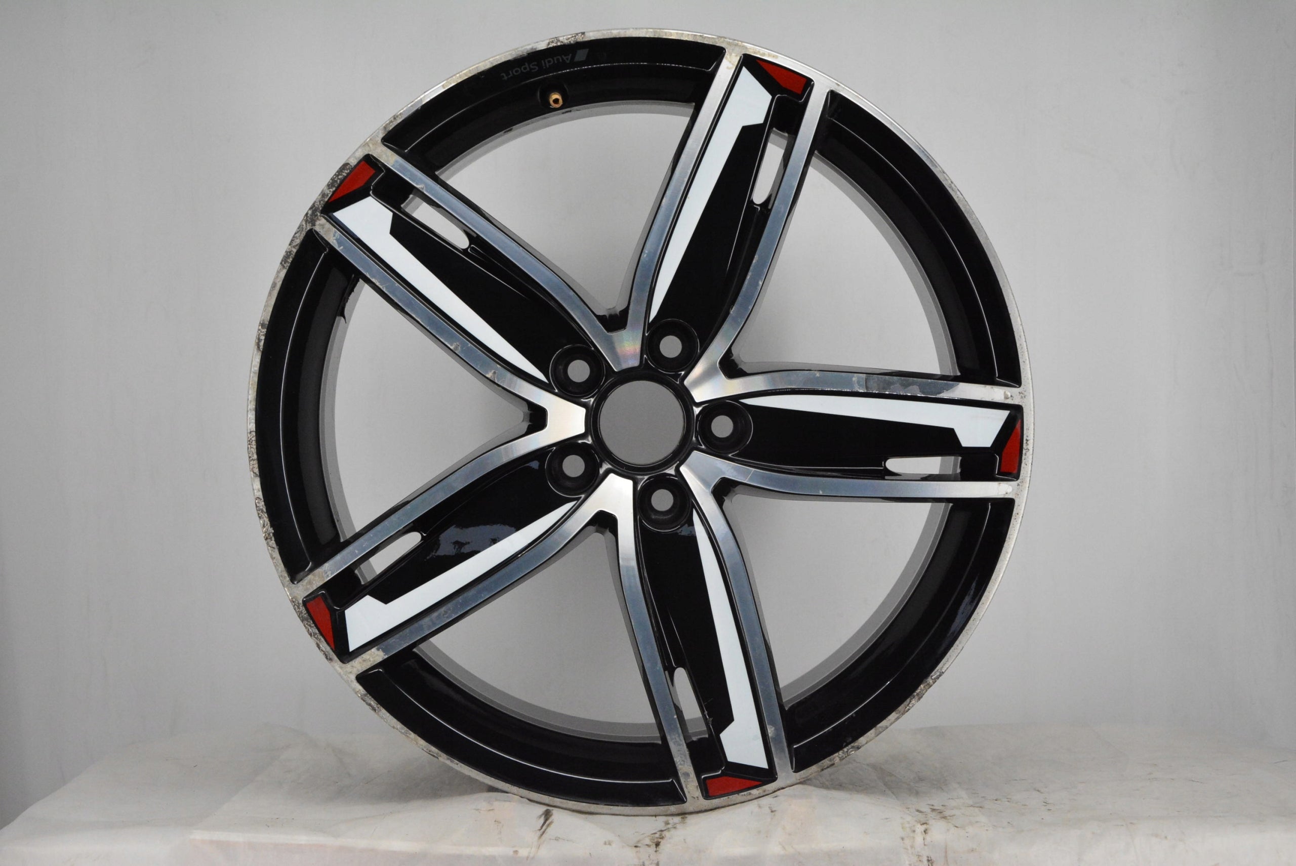  1x aluminum rim Audi A3 Aluminum rim 19 inch 8.0J 5x112 49ET 8V0601025GK  product image