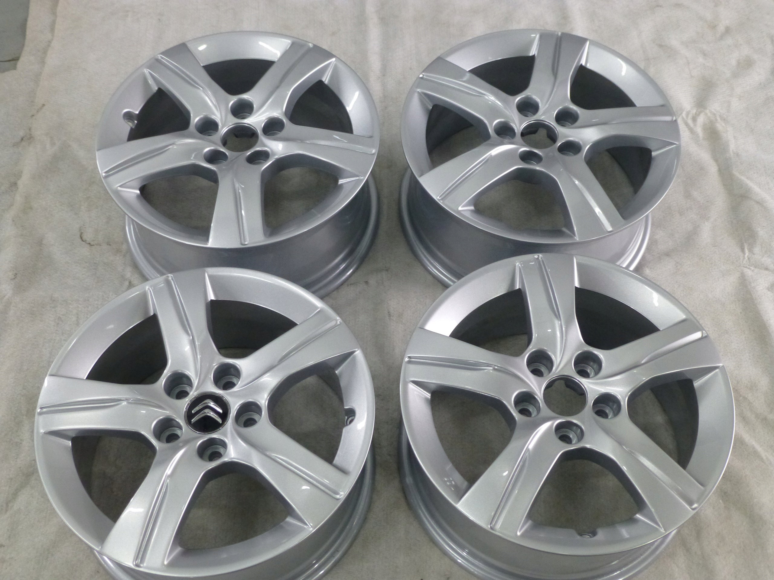 Alu Felge Audi Cabriolet Aluminum rim 17 Zoll 7.0J 5x108 46ET