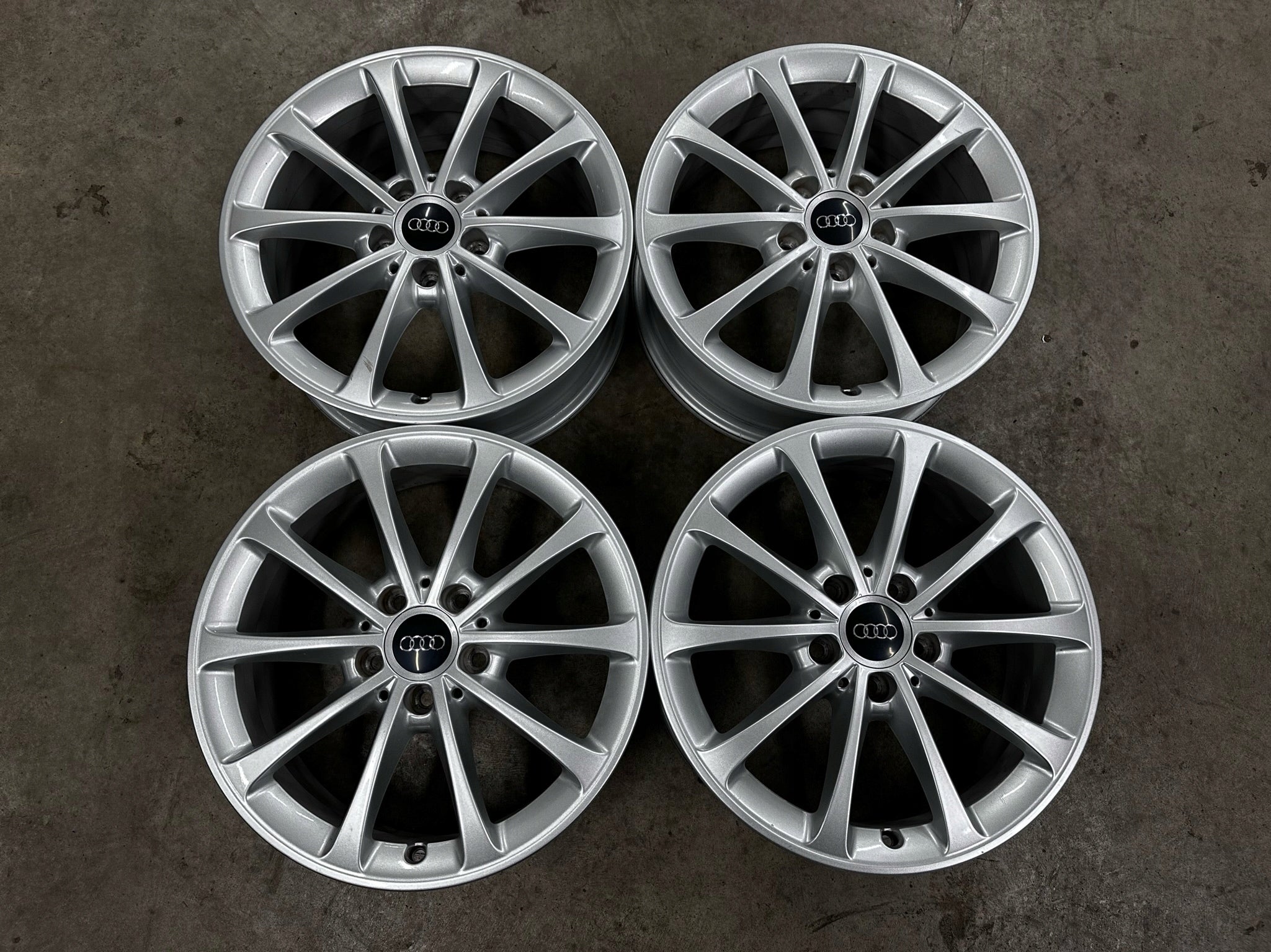 Alu Felge Audi A3 Q3 Q2 S3 A4 TT Aluminum rim 17 Zoll 6.5J 5x112 44ET