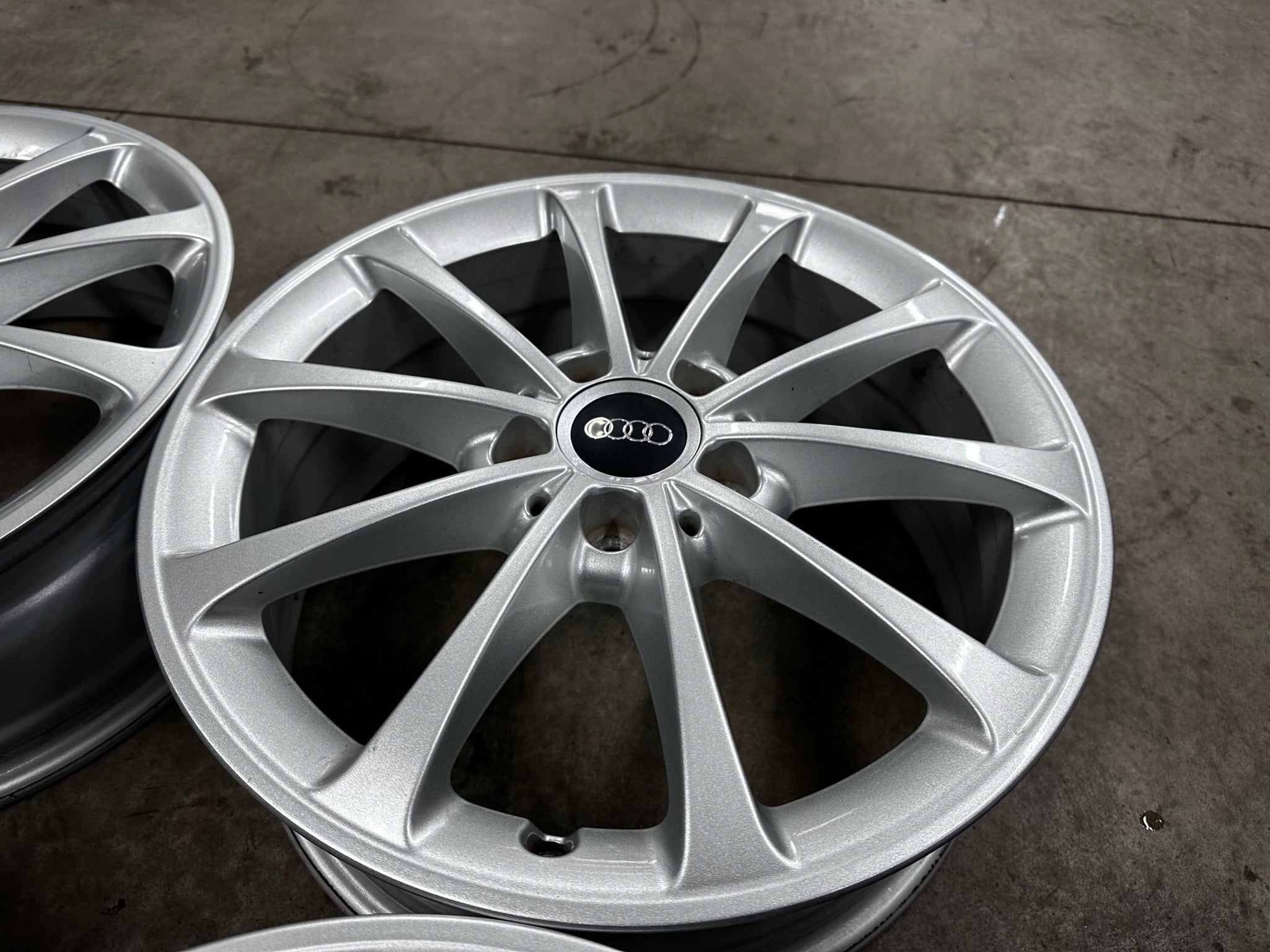 Alu Felge Audi A3 Q3 Q2 S3 A4 TT Aluminum rim 17 Zoll 6.5J 5x112 44ET