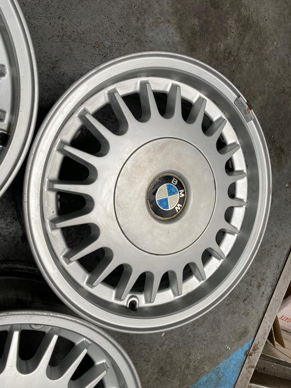 Alu Felge BMW E32 X1 Aluminum rim 15 Zoll 7.0J 5x120