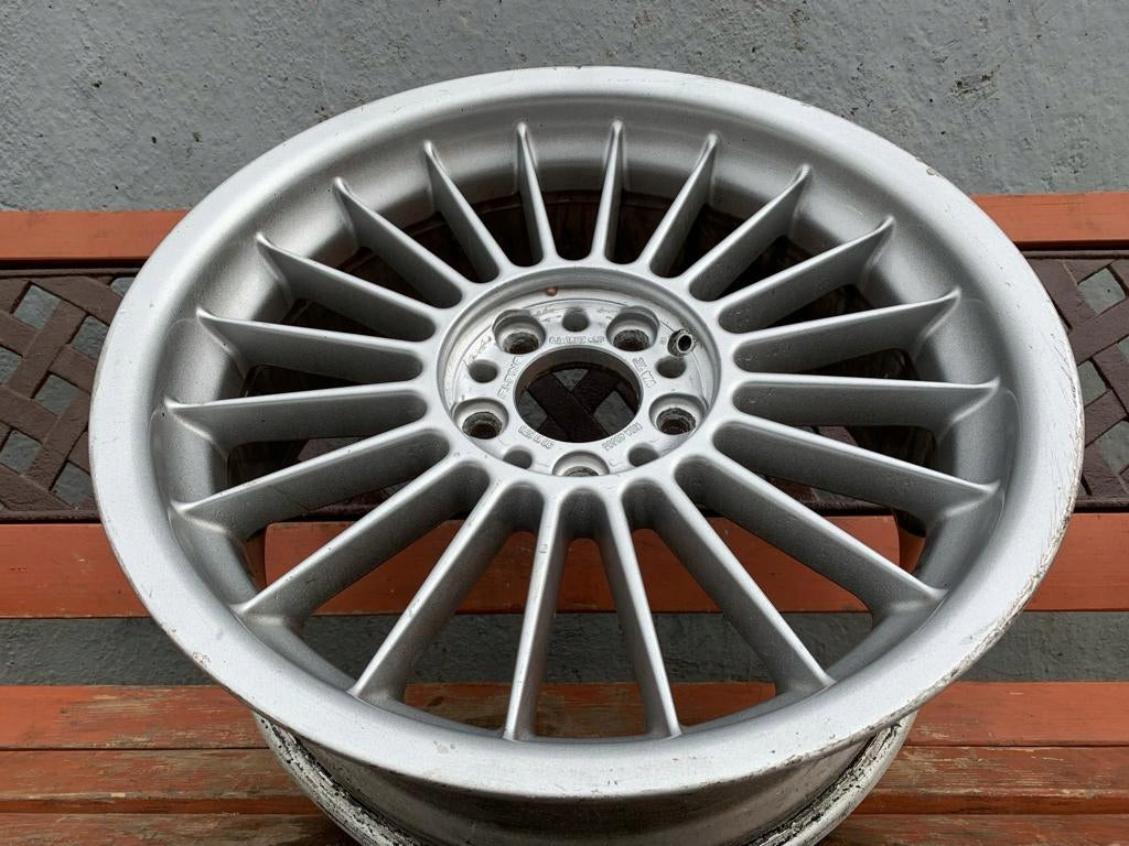 1x Alu Felge BMW E39 M5 X1 Aluminum rim 18 Zoll 8.0J 5x120 20ET