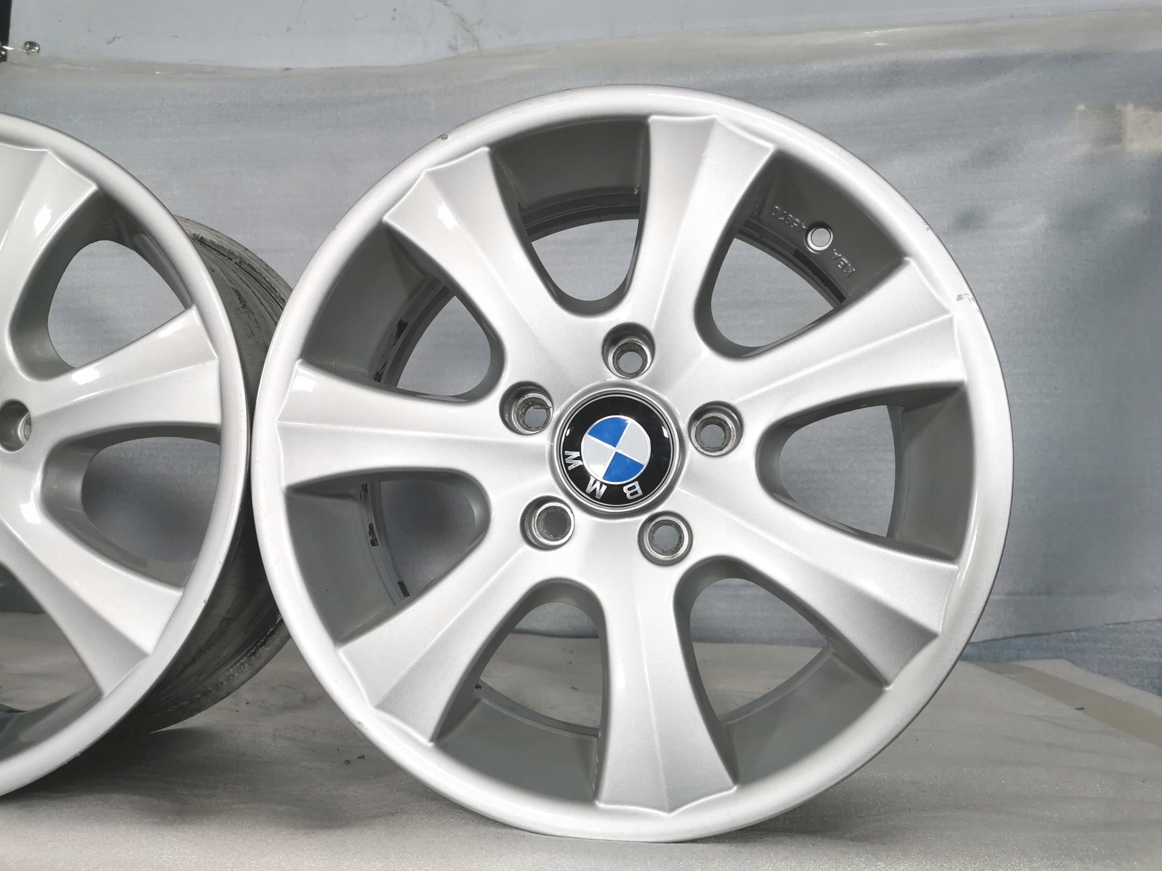 Alu Felge BMW E91 E46 E90 F30 E88 E87 X1 E82 E81 E93 E92 E90 E91 E92 E93 F31 F30 F31 F34 16 Zoll 7.0J 5x120 37ET