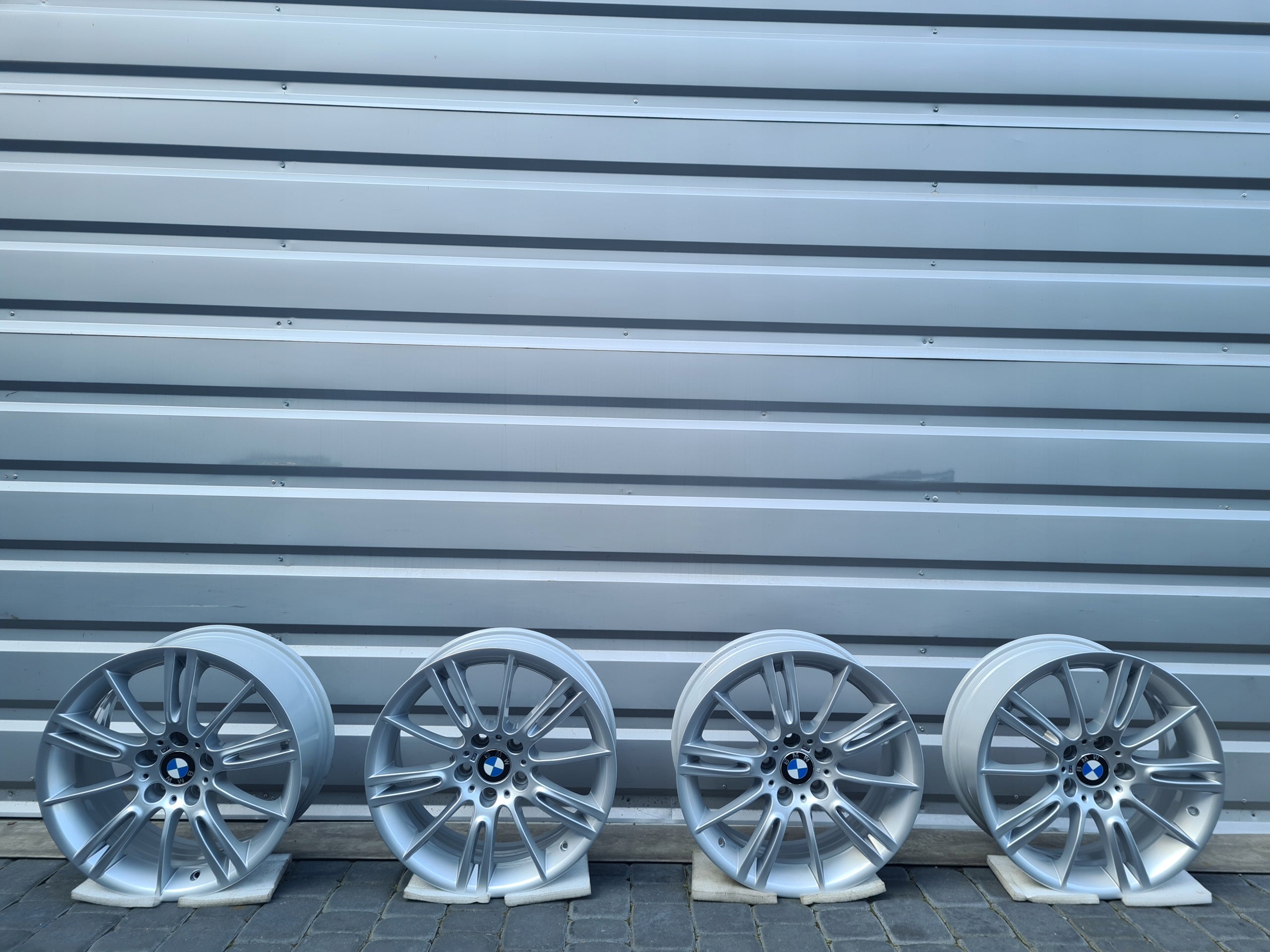 Alu Felge BMW E91 E46 E90 F30 X1 E92 E90 E91 F31 F30 F31 18 Zoll 8.0J 5x120 34ET