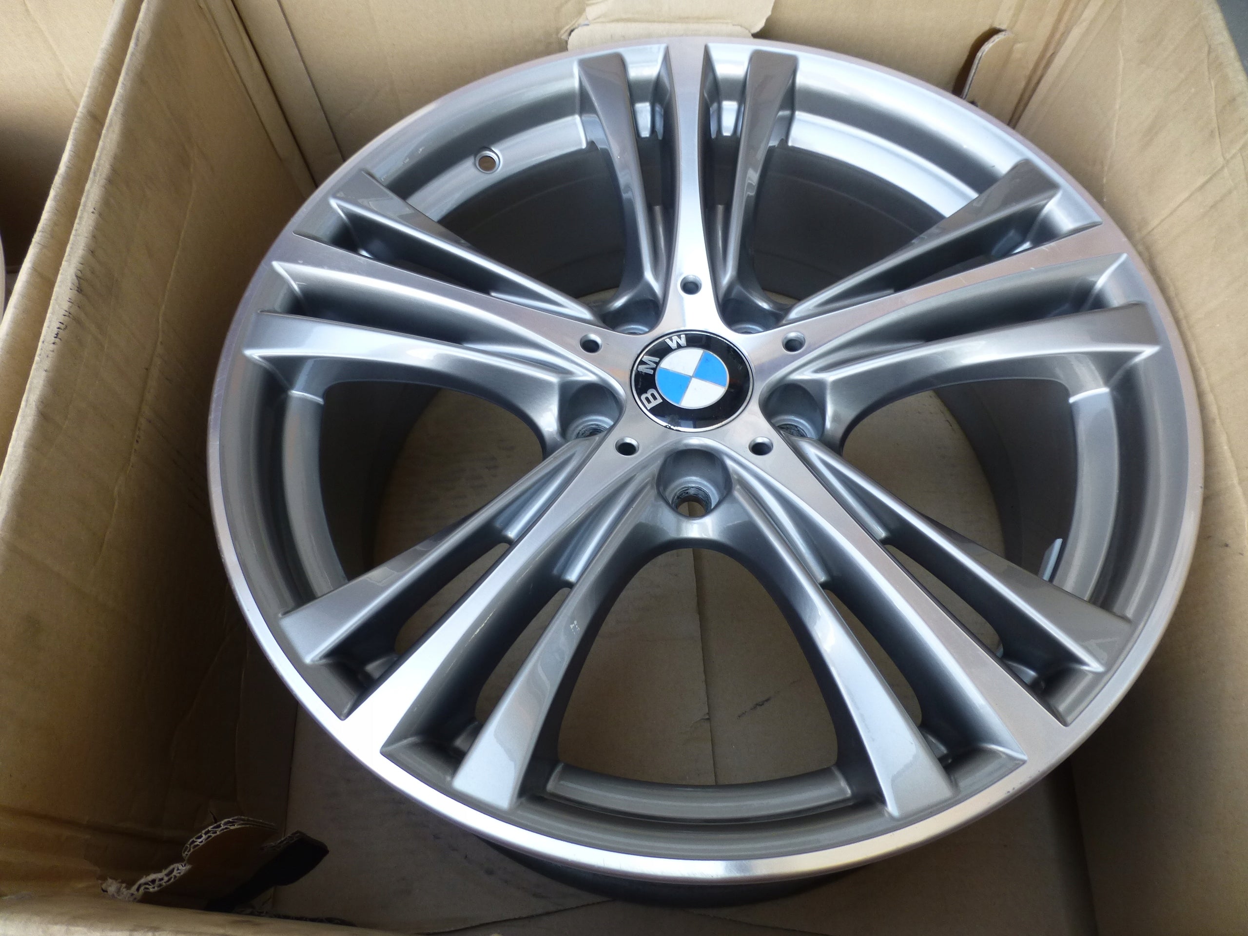 1x Alu Felge BMW F30 X1 F11 F10 F10 F11 F20 F34 19 Zoll 8.5J 5x120 47ET