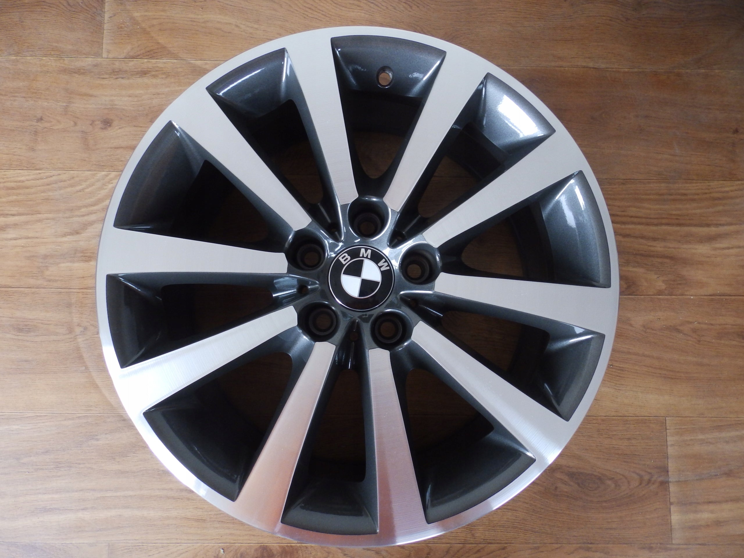 Alu Felge BMW F10 F10 F11 F11 X1 Aluminum rim 18 Zoll 8.0J 5x120 30ET