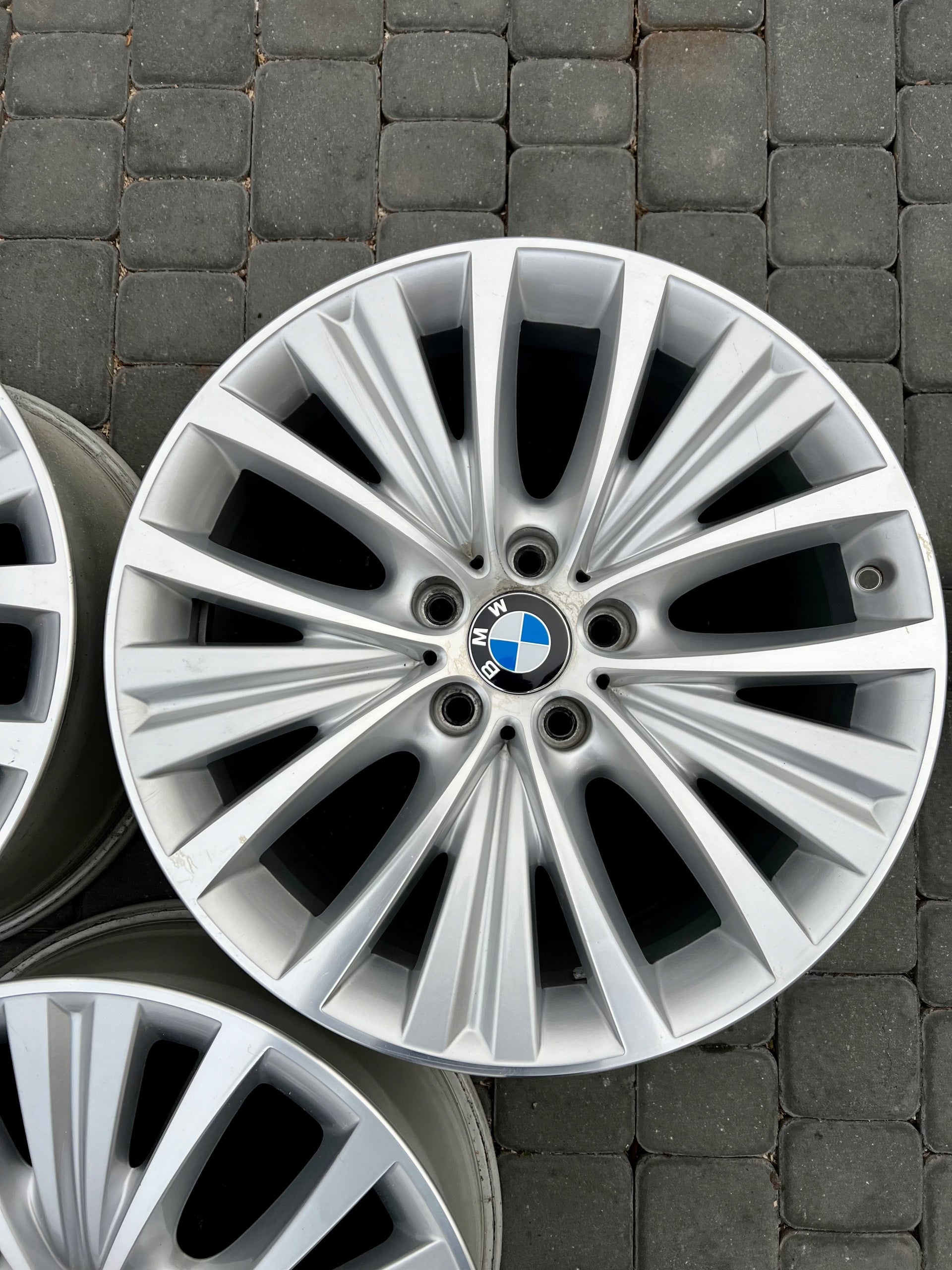 1x Alu Felge BMW X5 F15 X1 X5 F15 Aluminum rim 19 Zoll 9.0J 5x120 6853954