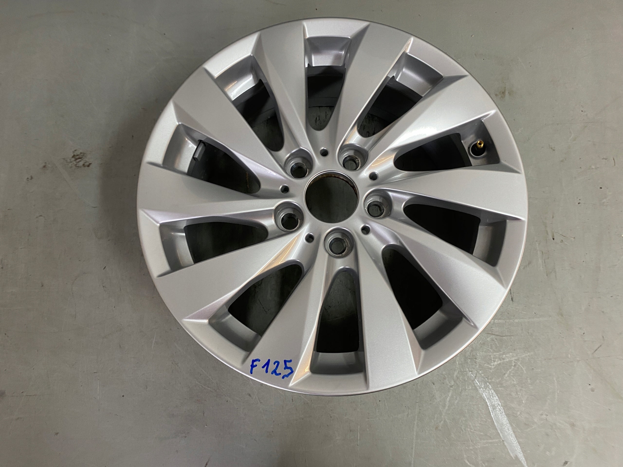 1x Alu Felge BMW F20 F21 F20 F21 F22 X1 17 Zoll 7.5J 5x120 43ET 6796206