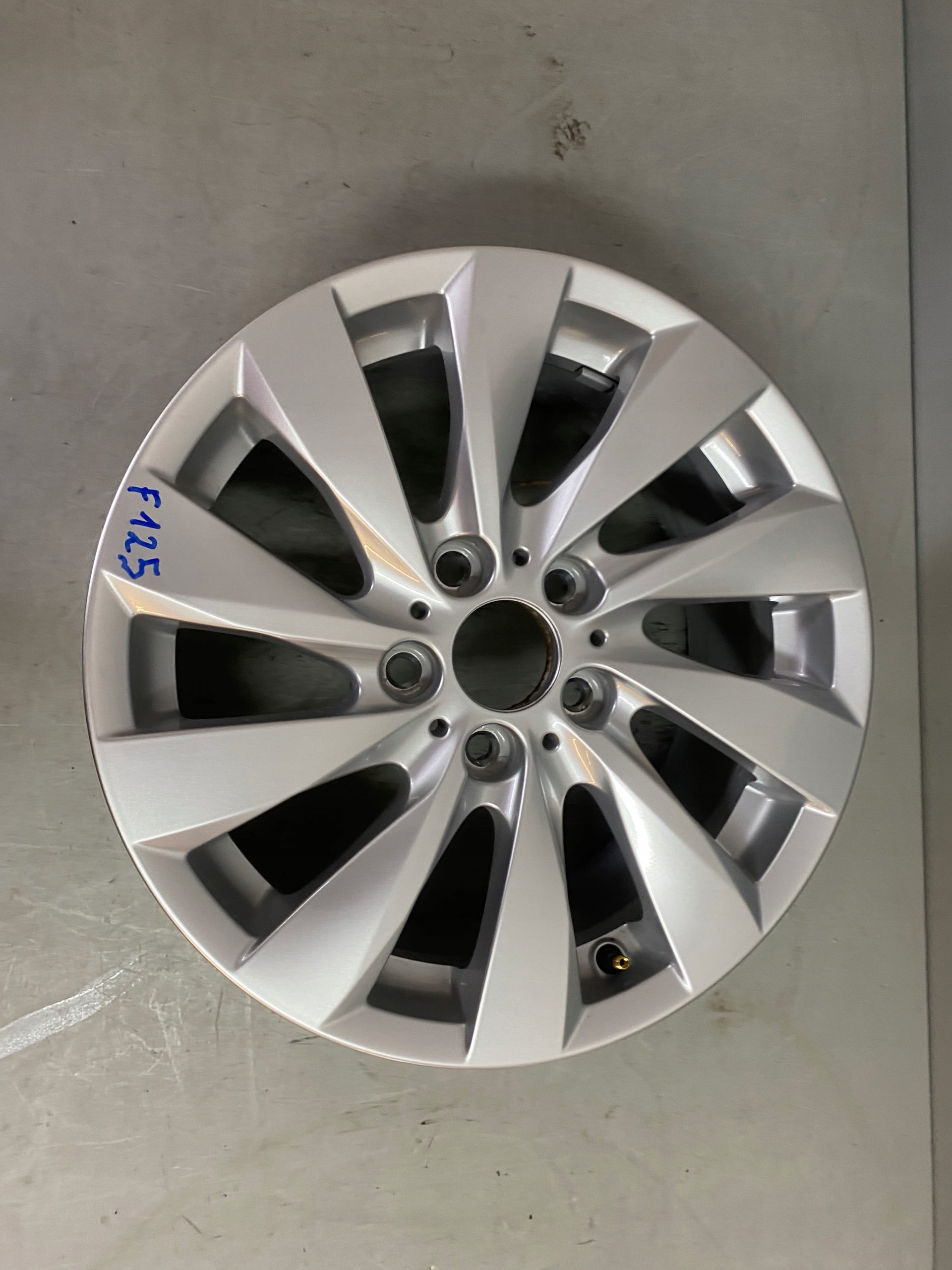 1x Alu Felge BMW F20 F21 F20 F21 F22 X1 17 Zoll 7.5J 5x120 43ET 6796206