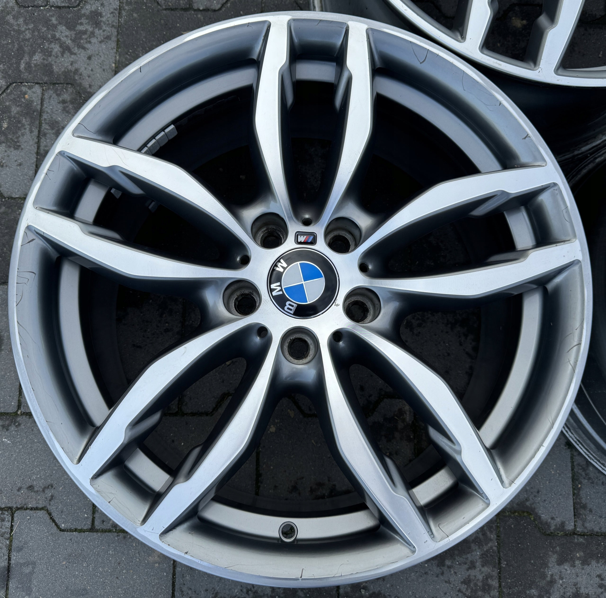 1x Alu Felge BMW X4 X3 F25 F26 X3 X3 F25 X4 F26 F25 X1 19 Zoll 8.5J 5x120 38ET 7849661