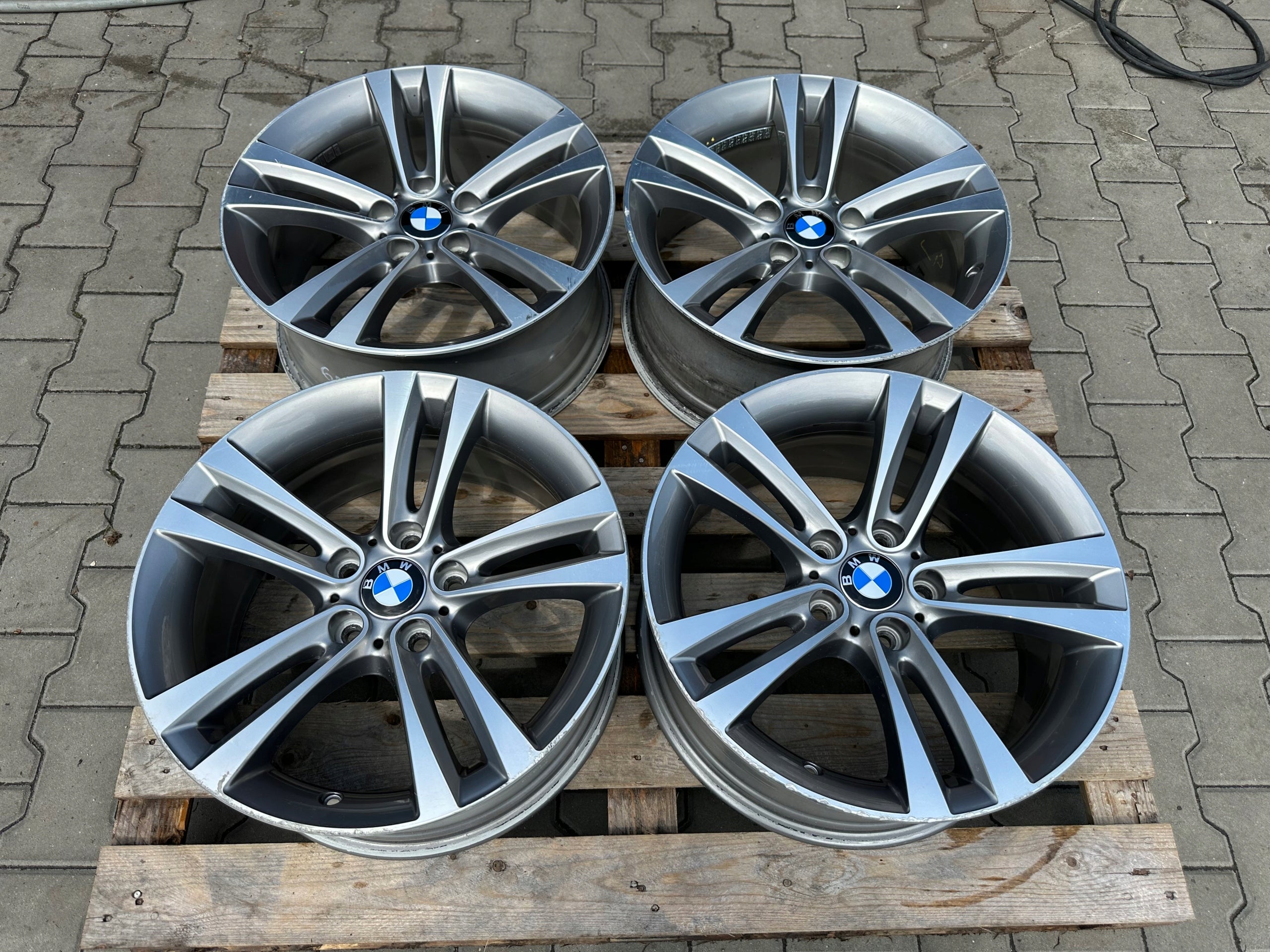 Alu Felge BMW F32 F33 F31 F32 F30 F33 F30 F31 X1 18 Zoll 8.0J 5x120 34ET 6796247