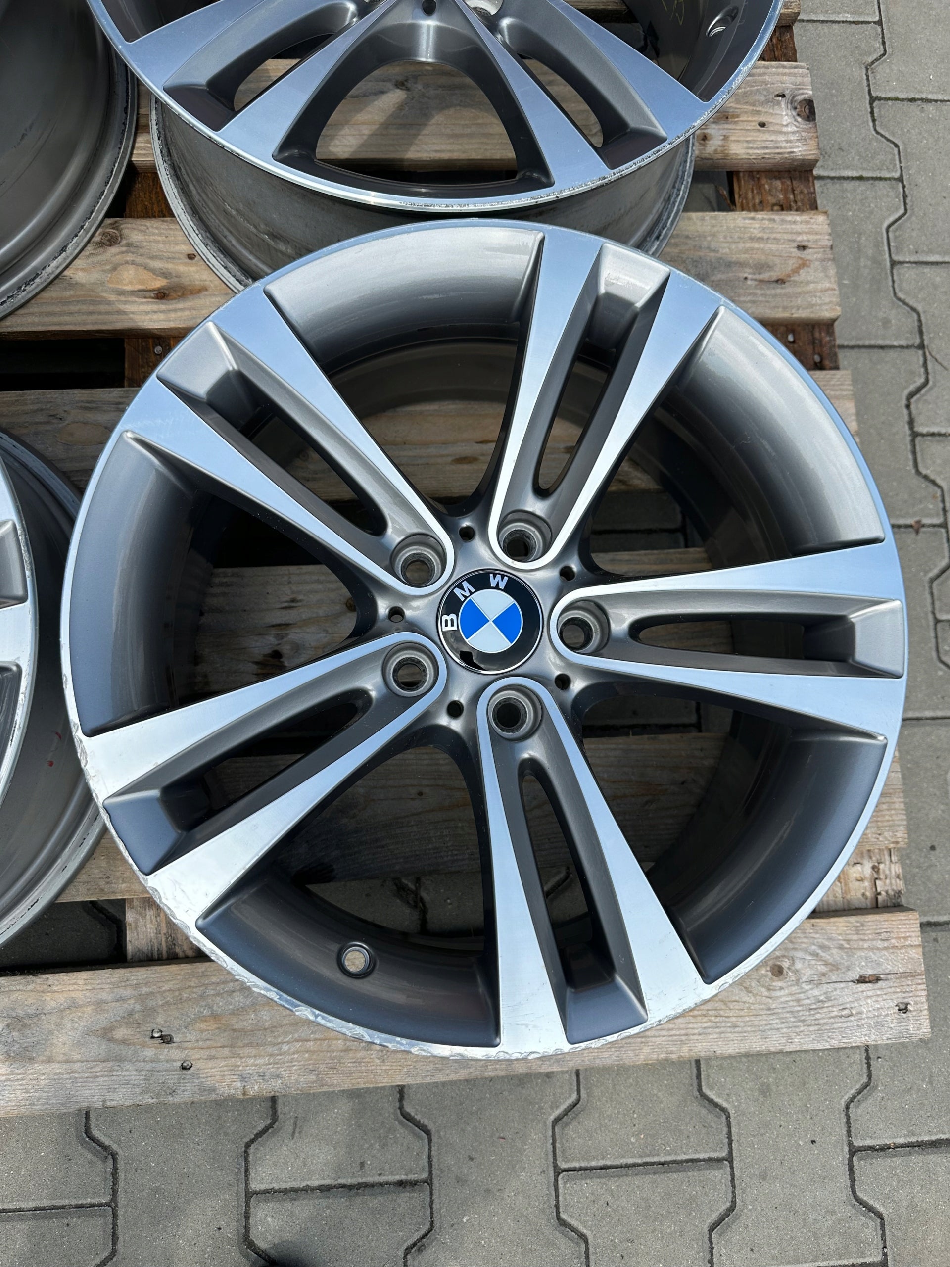 Alu Felge BMW F32 F33 F31 F32 F30 F33 F30 F31 X1 18 Zoll 8.0J 5x120 34ET 6796247