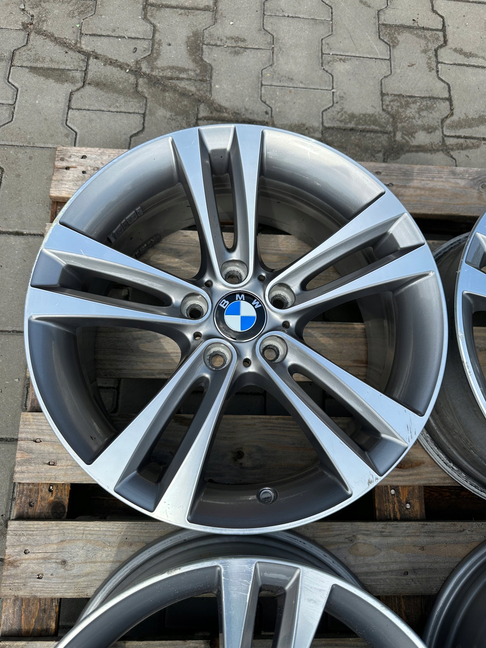 Alu Felge BMW F32 F33 F31 F32 F30 F33 F30 F31 X1 18 Zoll 8.0J 5x120 34ET 6796247