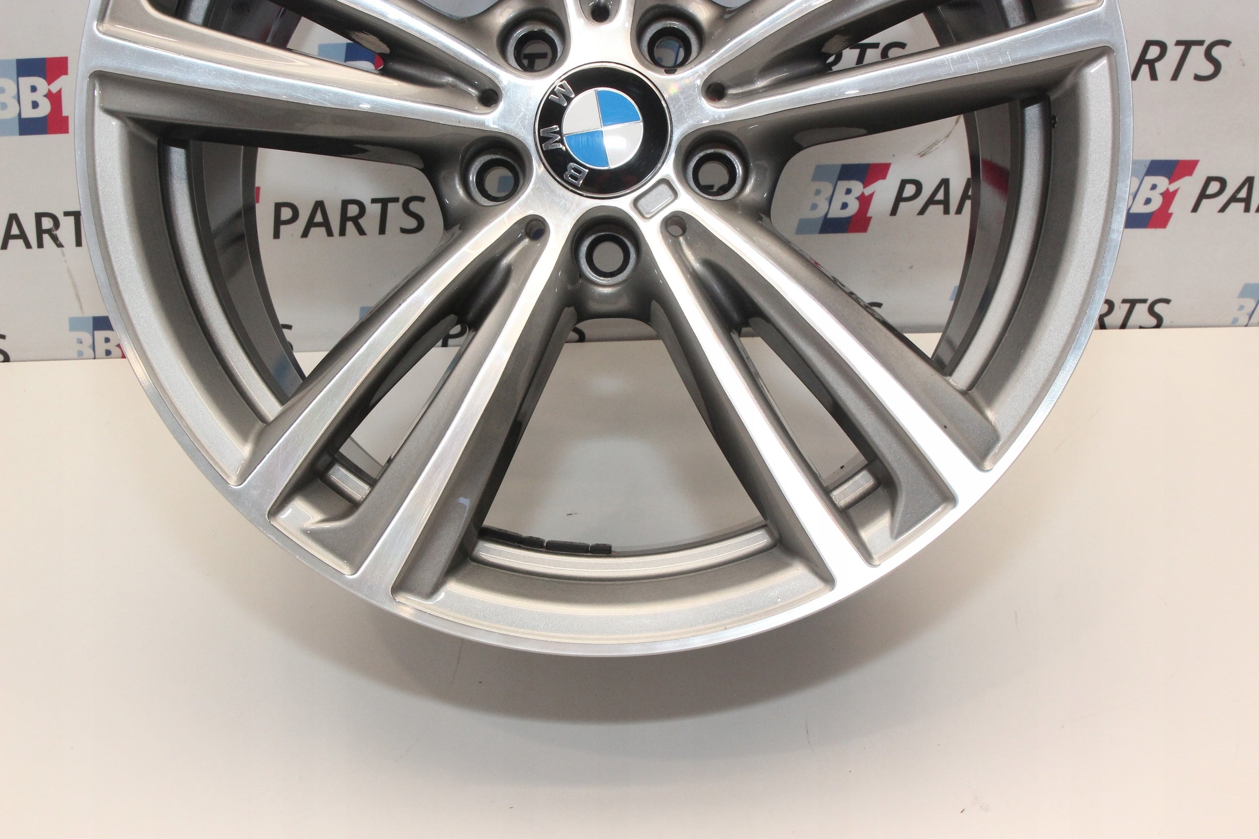 1x Alu Felge BMW F30 X1 Aluminum rim 19 Zoll 8.5J 5x120 7846781