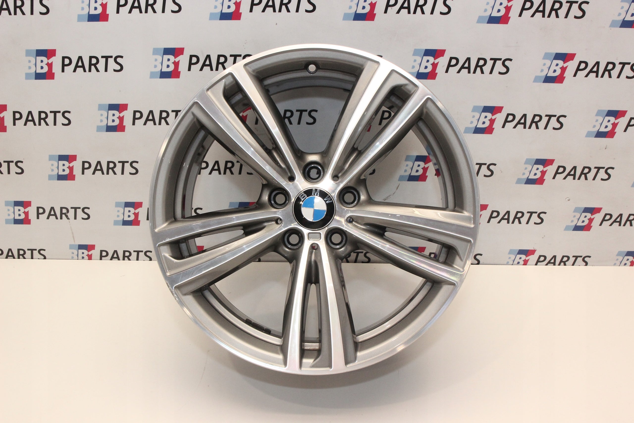 1x Alu Felge BMW F30 X1 Aluminum rim 19 Zoll 8.0J 5x120 6785249