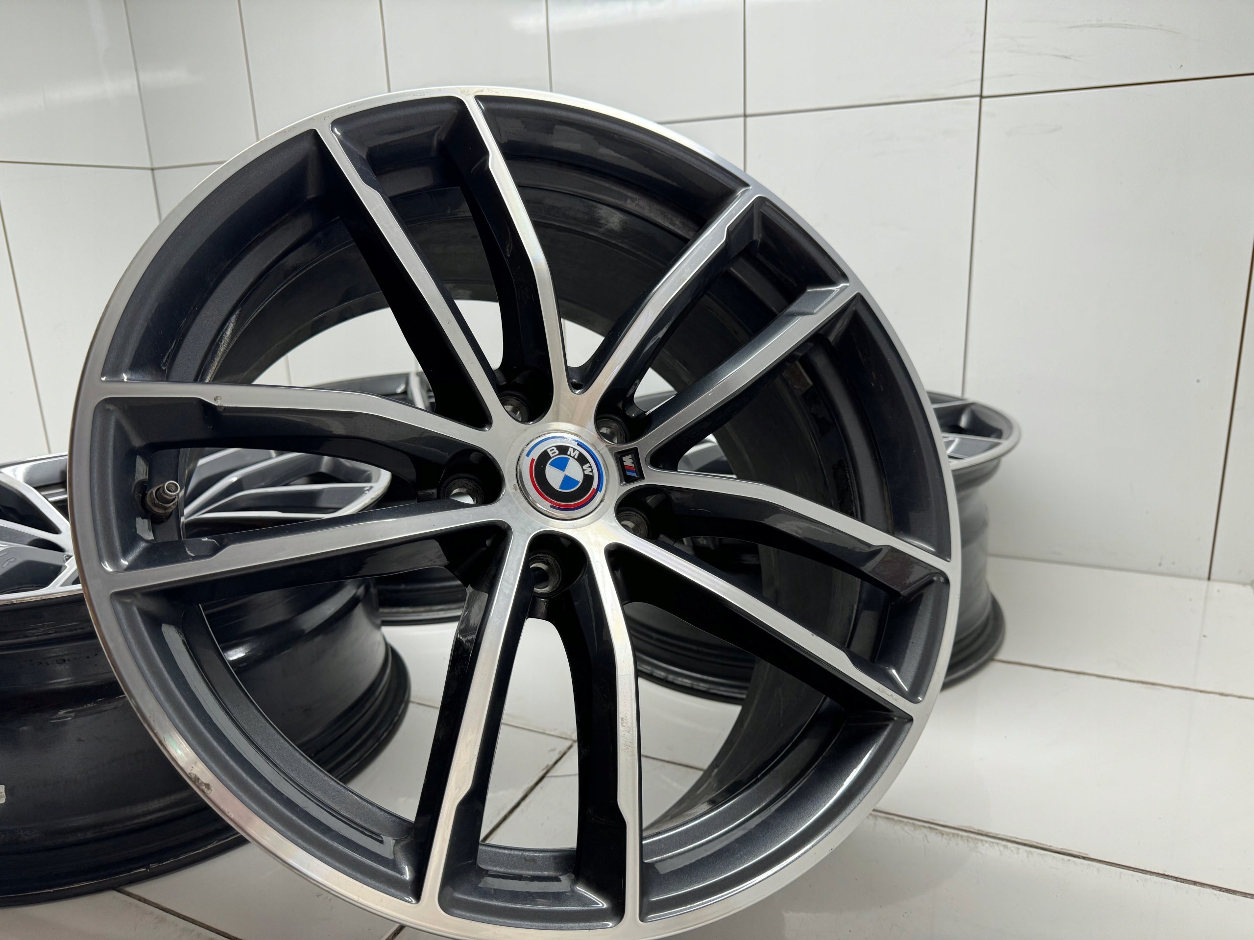 Alu Felge BMW G31 G30 G11 G30 G31 X1 18 Zoll 8.0J 5x112 30ET 8093915