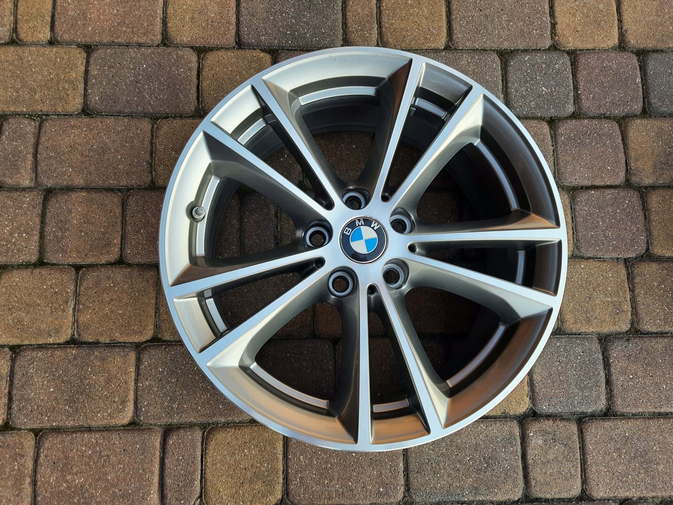 Alu Felge BMW G30 G31 X1 Aluminum rim 17 Zoll 7.5J 5x112 27ET