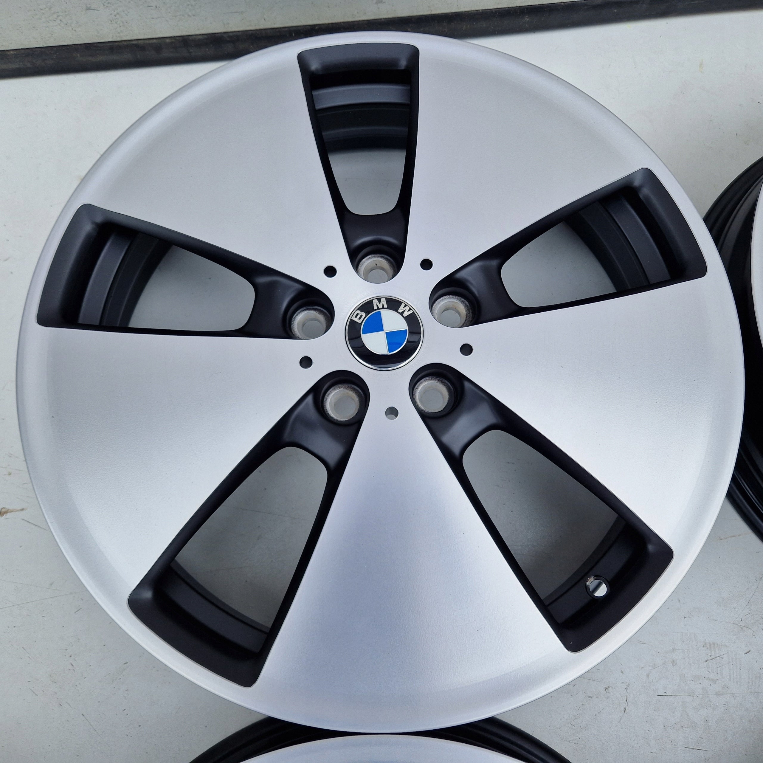 Alu Felge BMW i3 X1 Aluminum rim 19 Zoll 5.0J 5x112 43ET