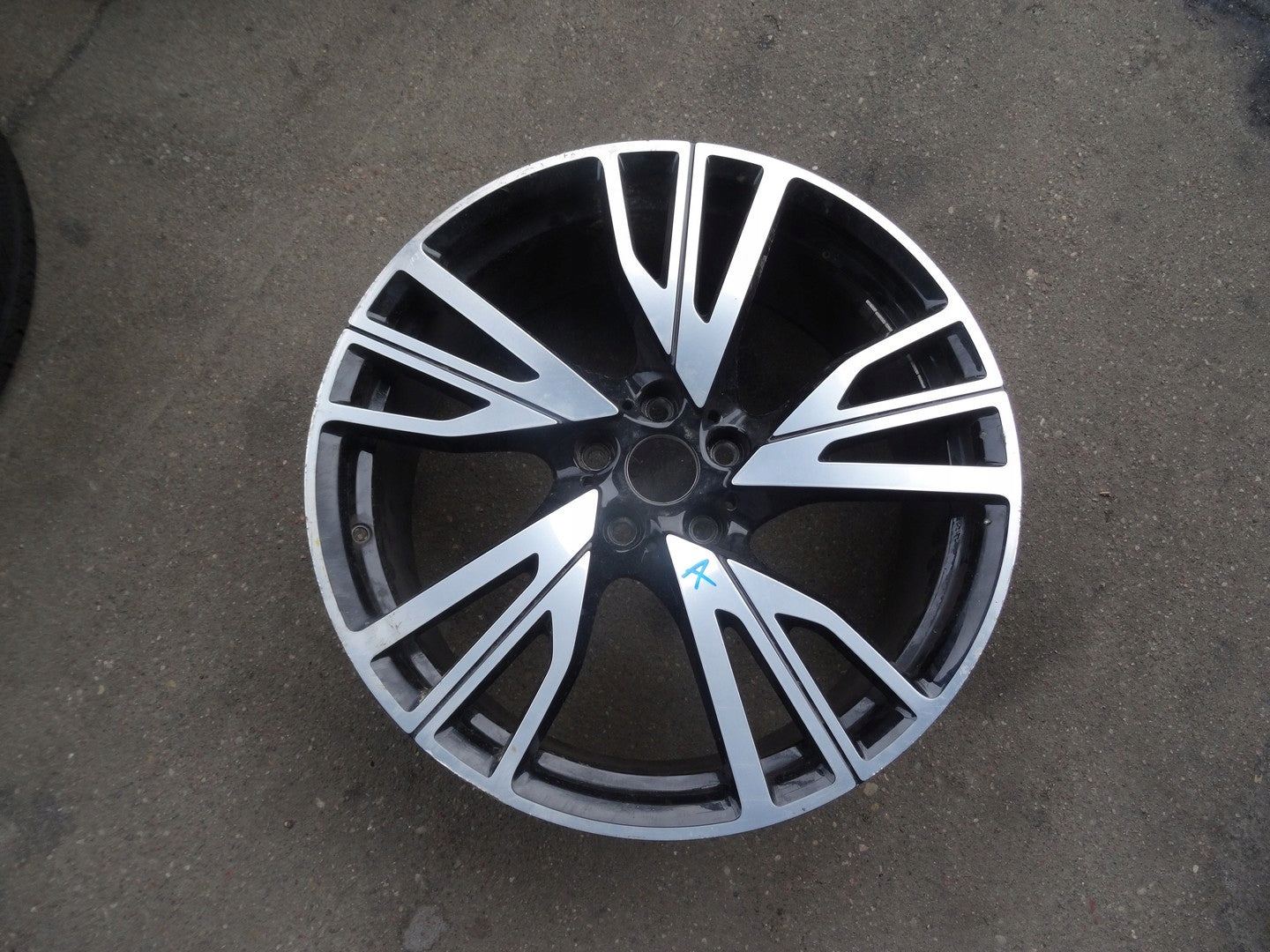 1x aluminum rim BMW i8 X1 Aluminum rim 20 inch 8.5J 5x112 