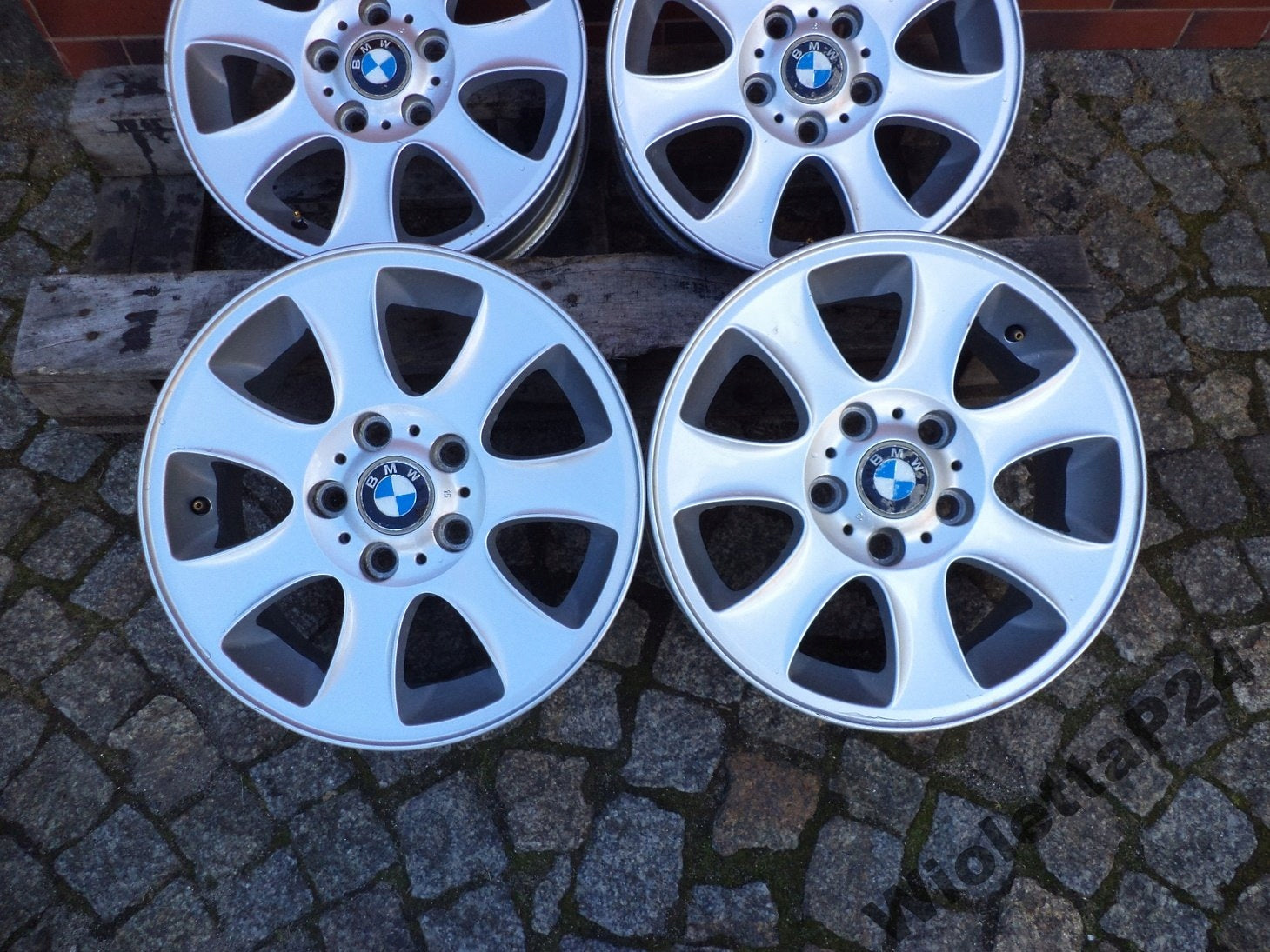 Alu Felge BMW X1 Aluminum rim 16 Zoll 7.0J 5x120 44ET