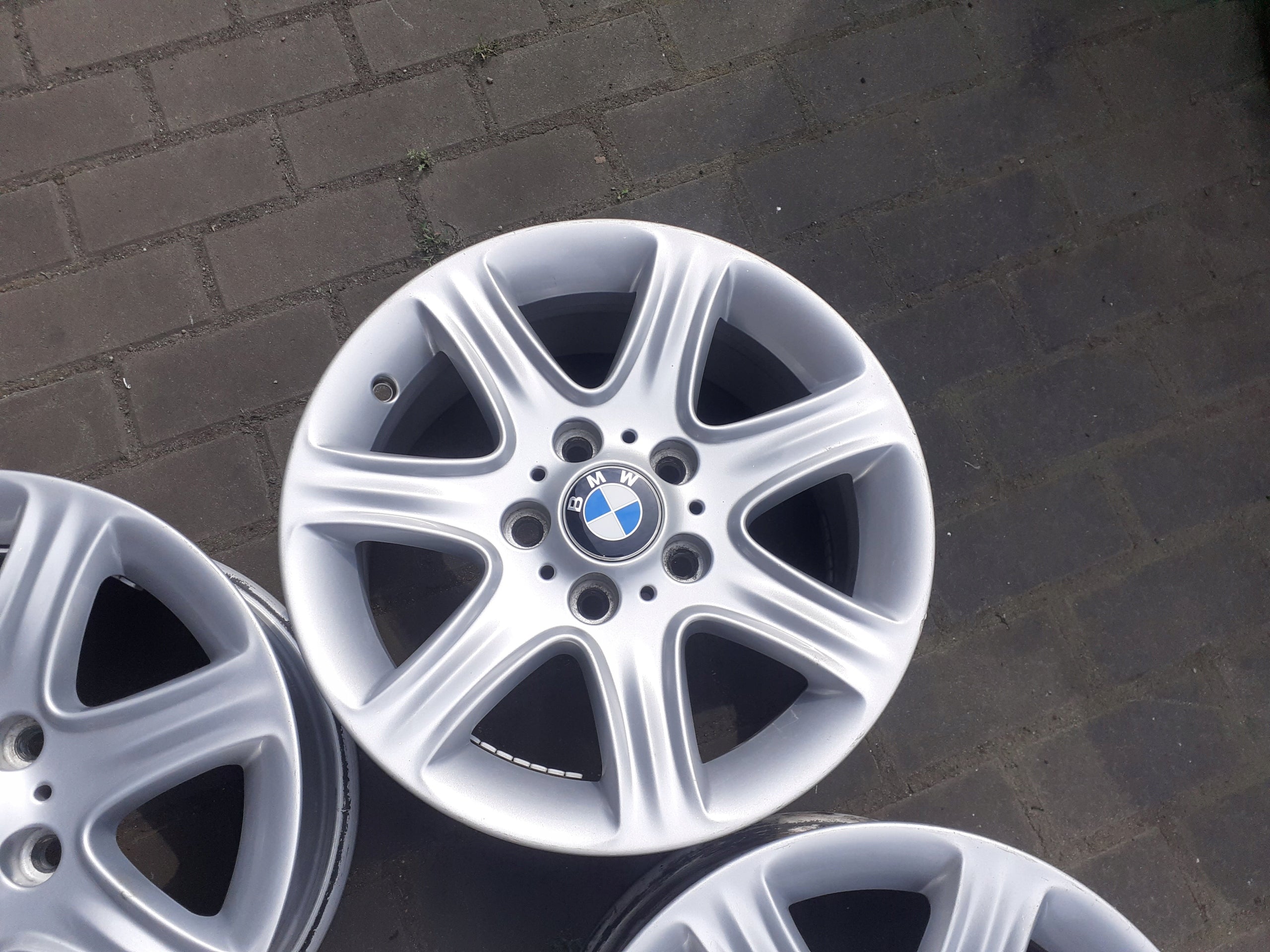 Alu Felge BMW X1 Aluminum rim 16 Zoll 7.0J 5x120 40ET 6796201