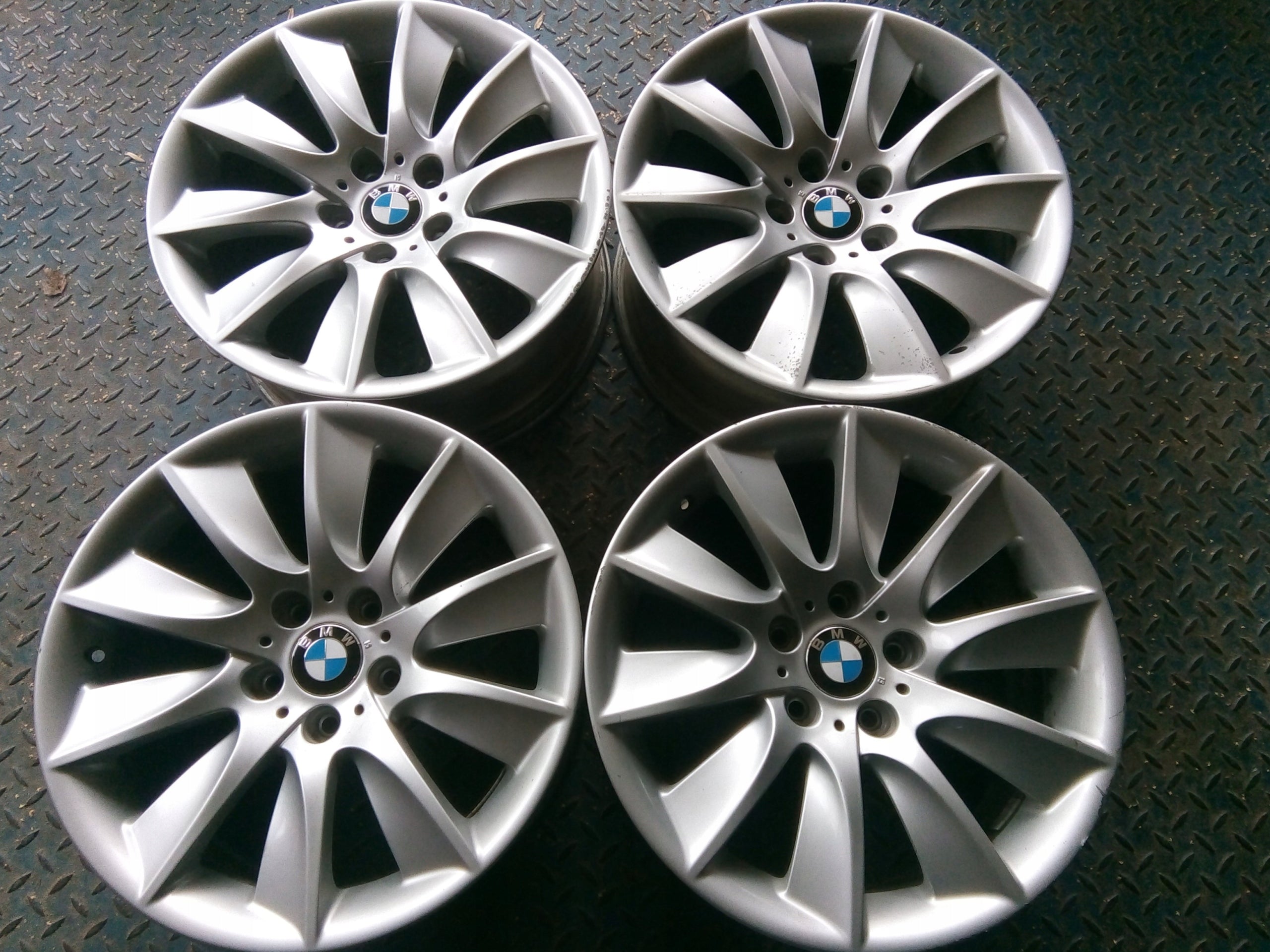 Alu Felge BMW X1 Aluminum rim 18 Zoll 8.0J 5x120 30ET 6794688