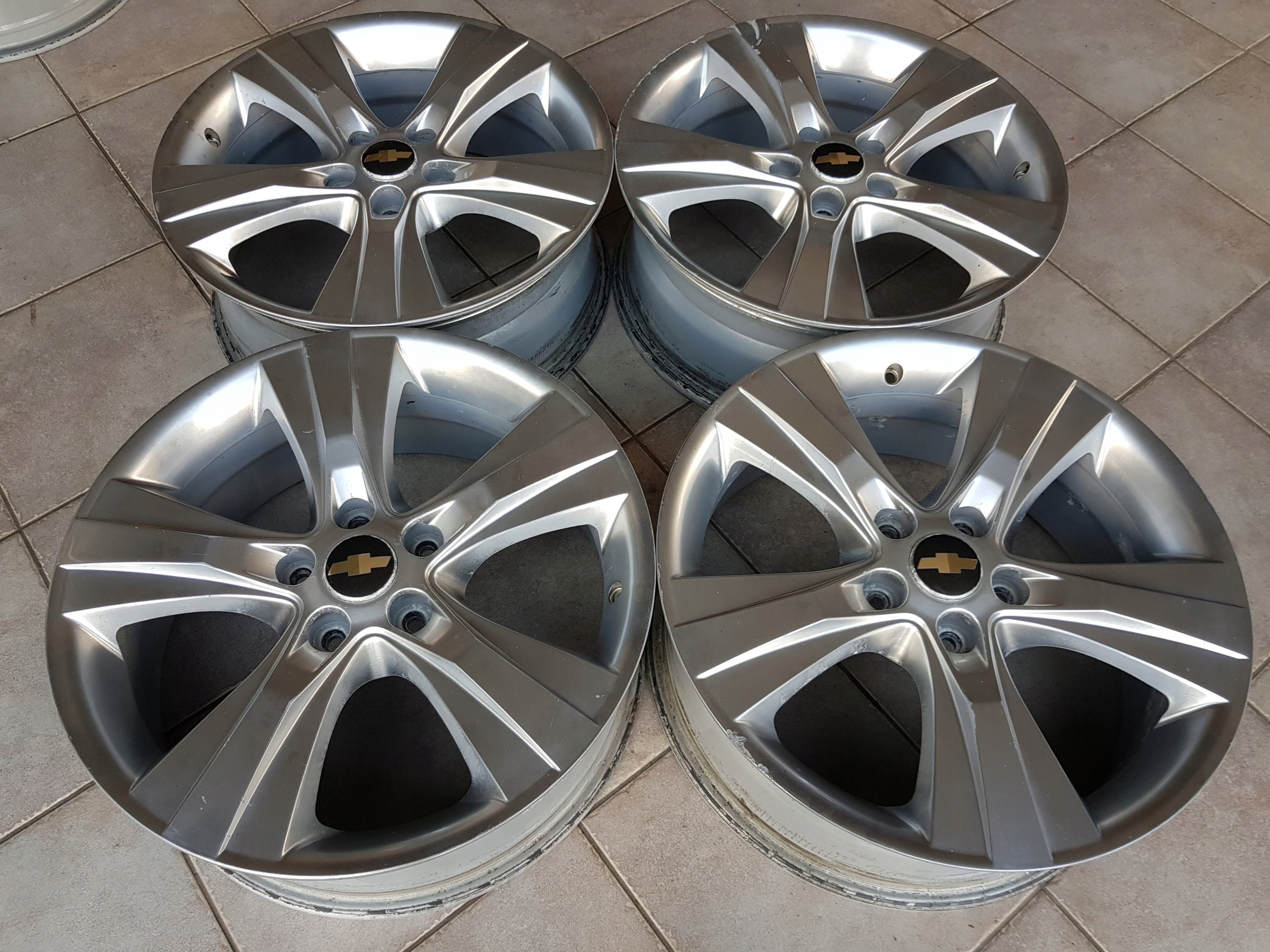 Alu Felge Chevrolet Standard Aluminum rim 18 Zoll 7.0J 5x115 45ET