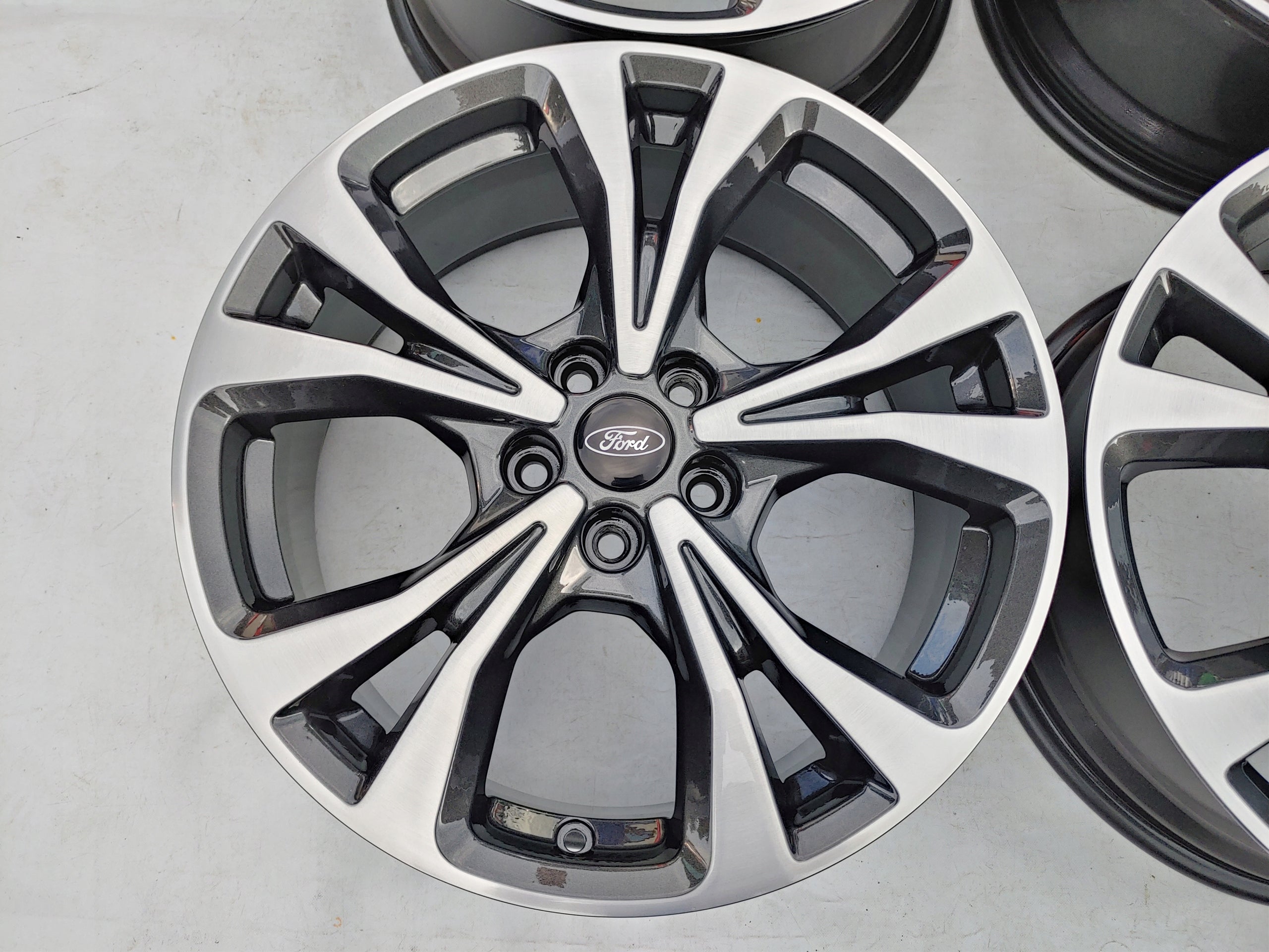 Alu Felge Ford Mustang Focus Kuga Mondeo Puma 18 Zoll 7.5J 5x108 50ET