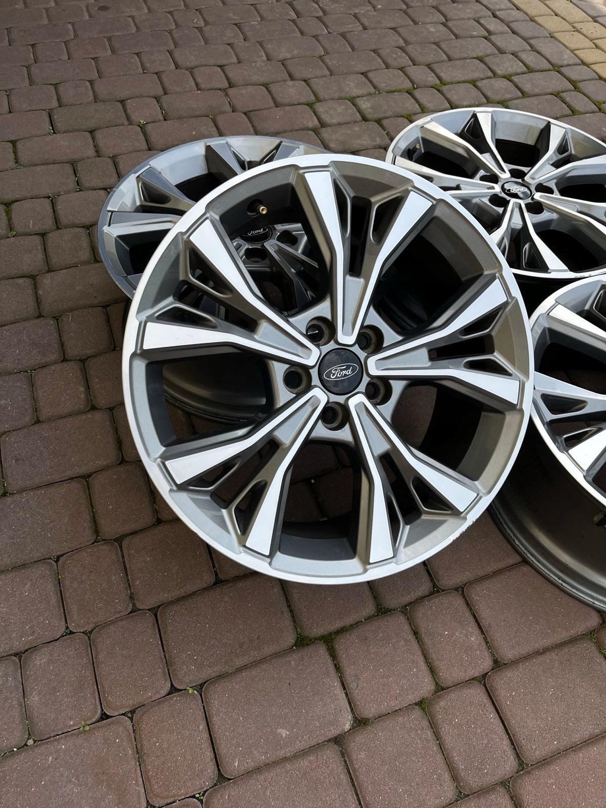 Alu Felge Ford Kuga Mondeo Aluminum rim 18 Zoll 8.0J 5x108