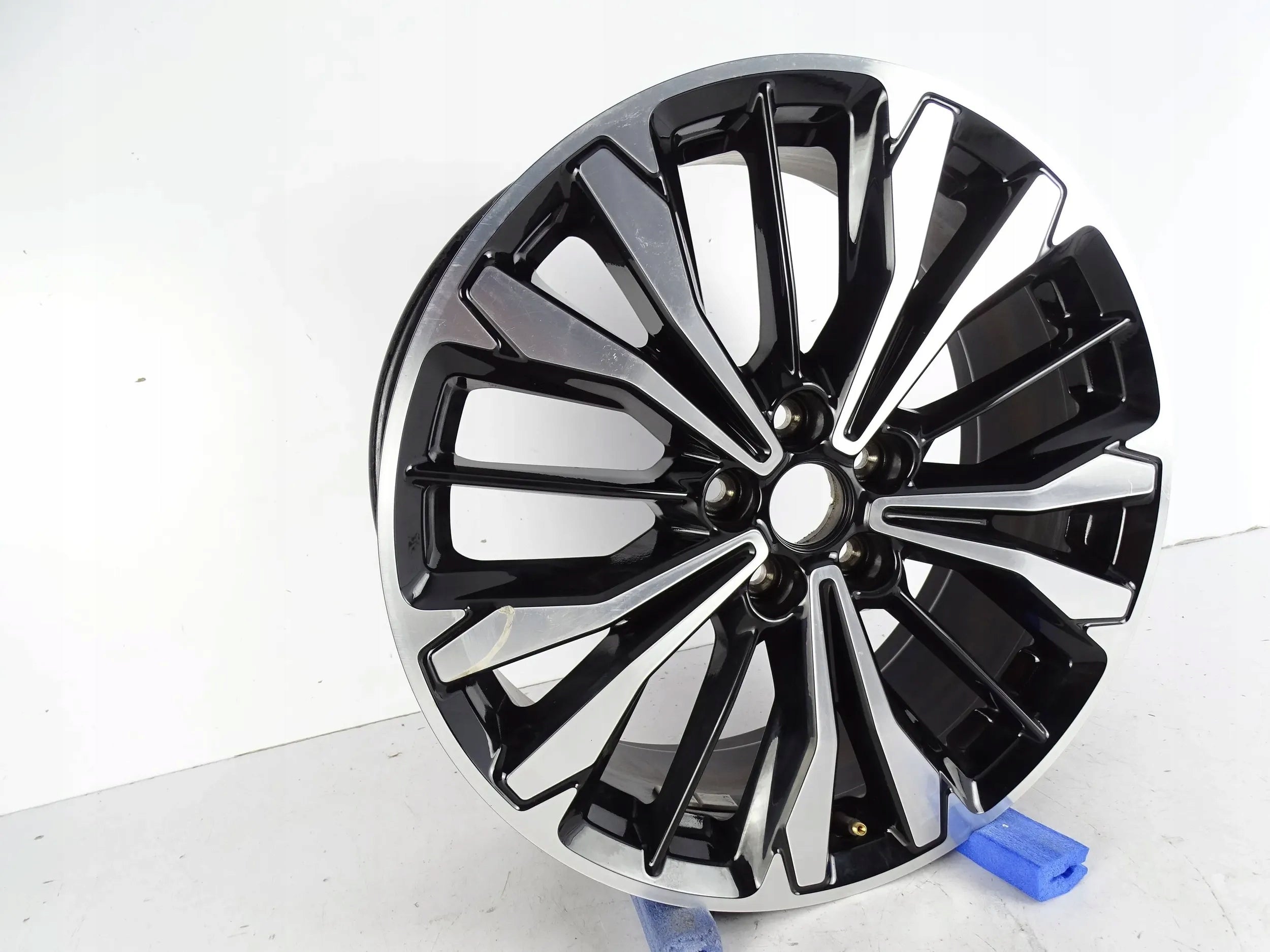 1x Alu Felge Ford Kuga Aluminum rim 19 Zoll 7.5J 5x108