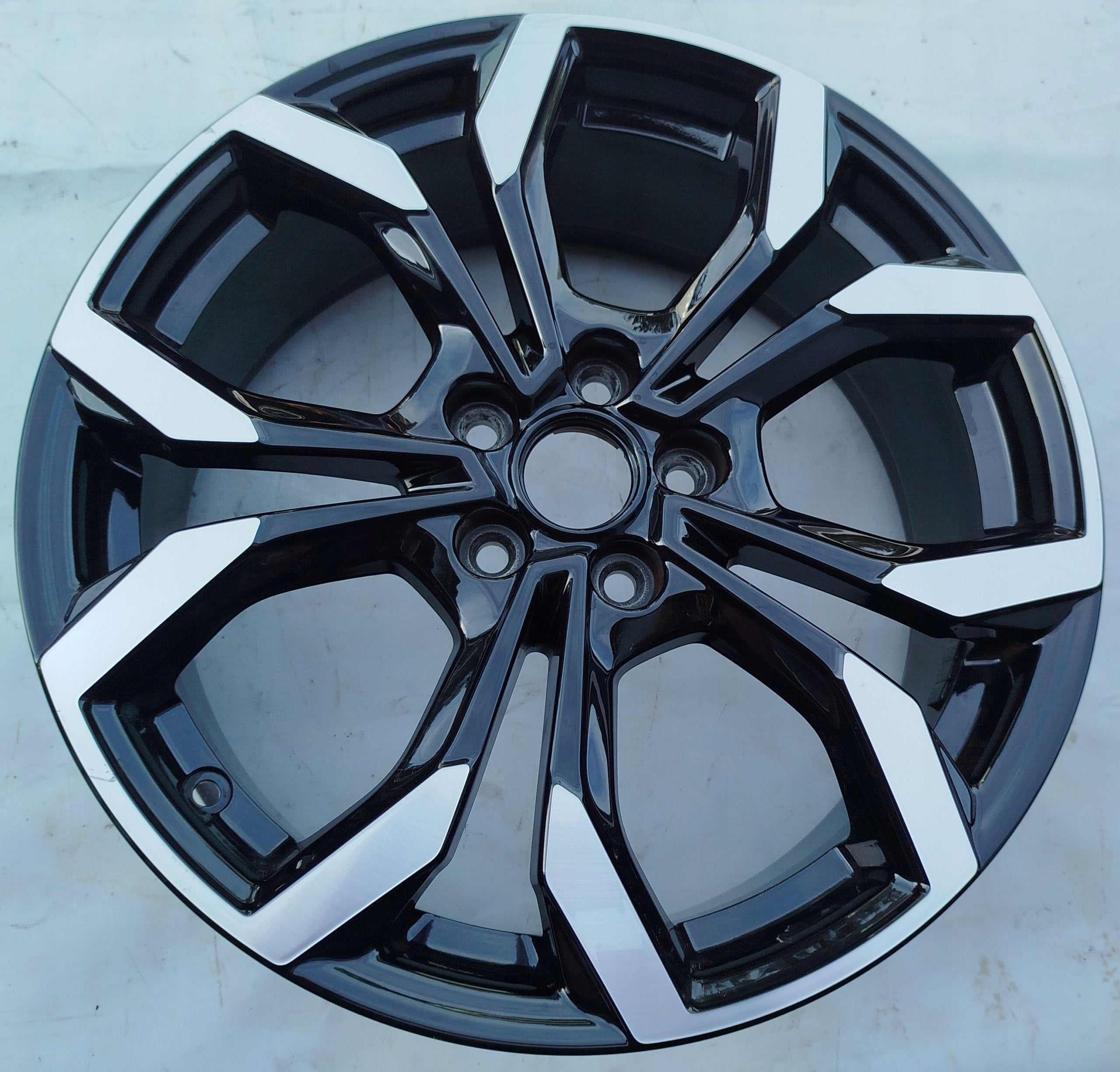 1x Alu Felge Ford Puma Aluminum rim 18 Zoll 7.0J 5x108 47,5ET