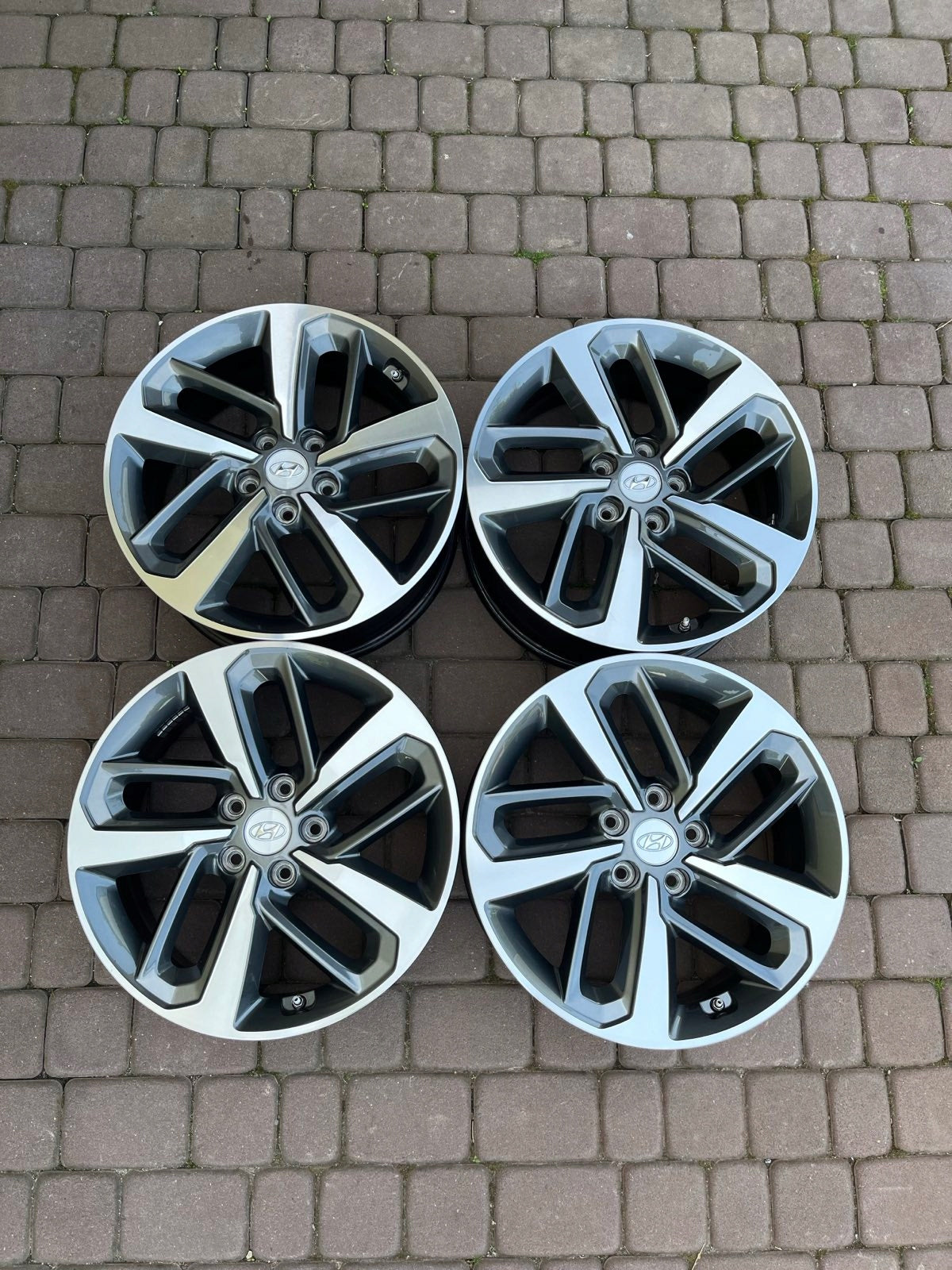 Alu Felge Hyundai Tucson Kona i30 i40 Aluminum rim 18 Zoll 7.5J 5x114.3