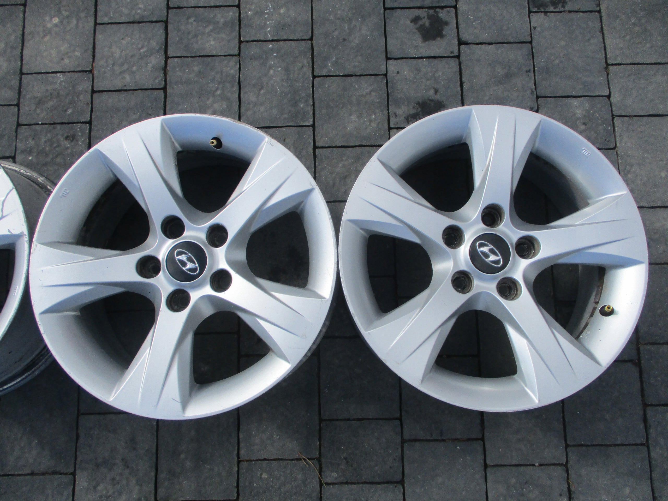 Alu Felge Hyundai Accent Aluminum rim 16 Zoll 7.0J 5x114.3