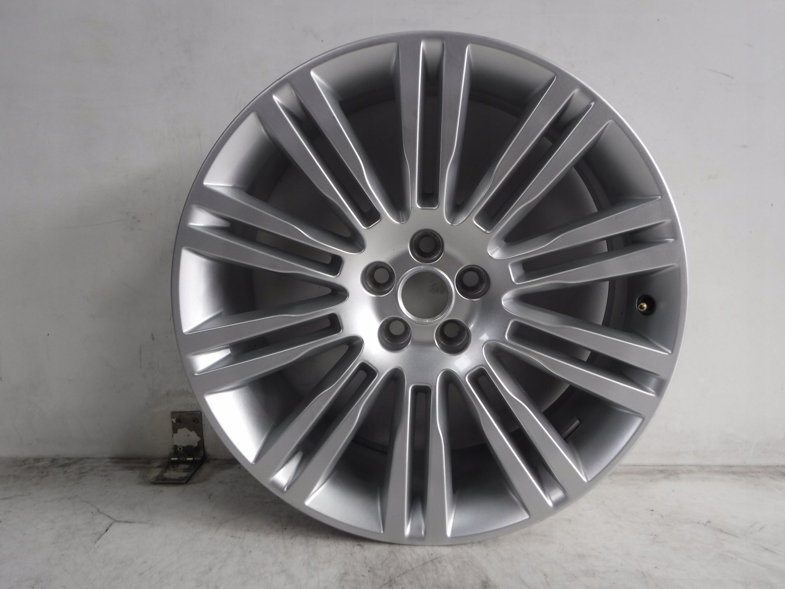 1x Alu Felge Jaguar XJ X351 Aluminum rim 20 Zoll 8.5J 5x108 45ET HK831007JB