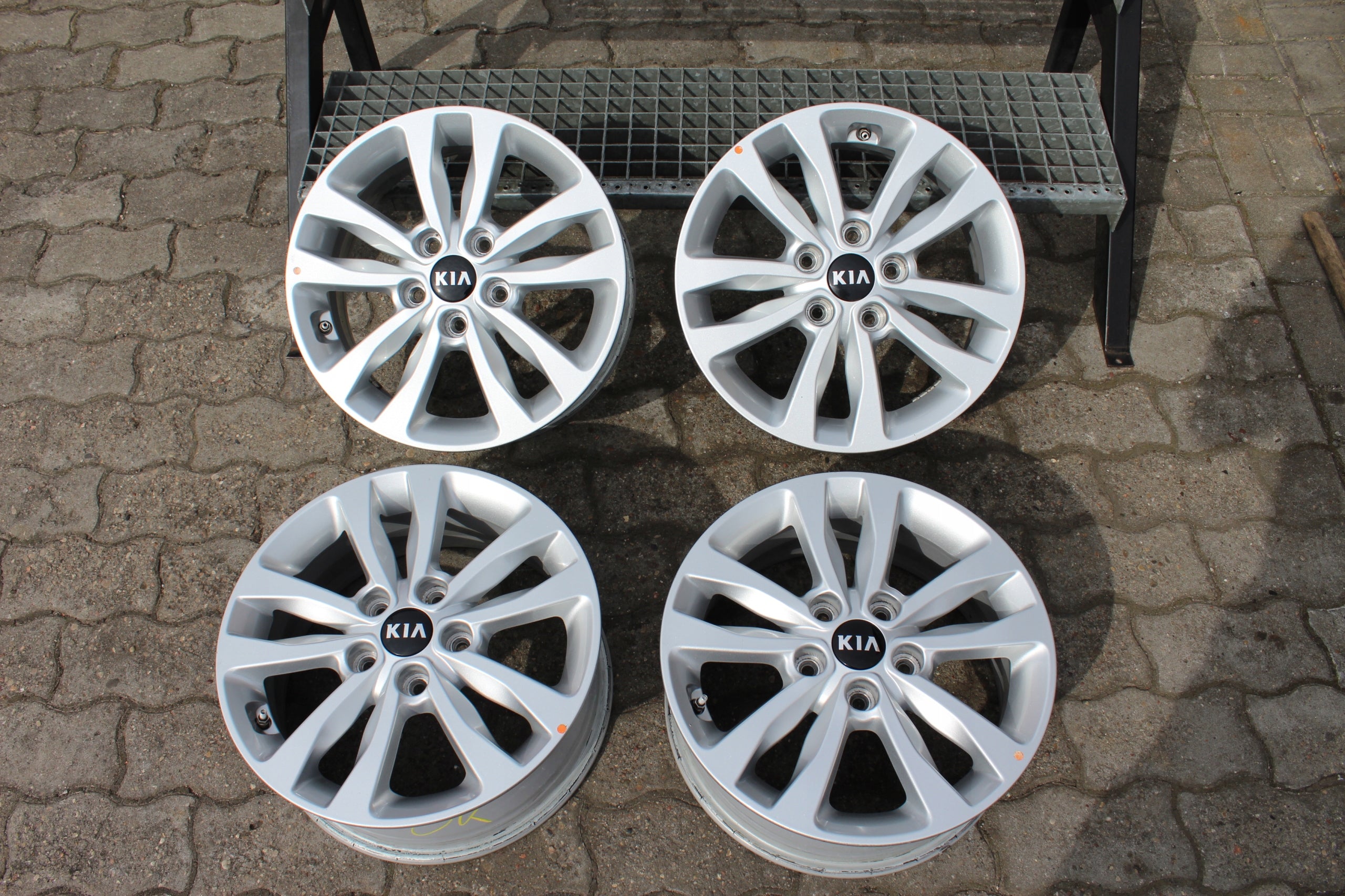 Alu Felge Kia Ceed Aluminum rim 16 Zoll 6.5J 5x114.3 50ET 52910A2830