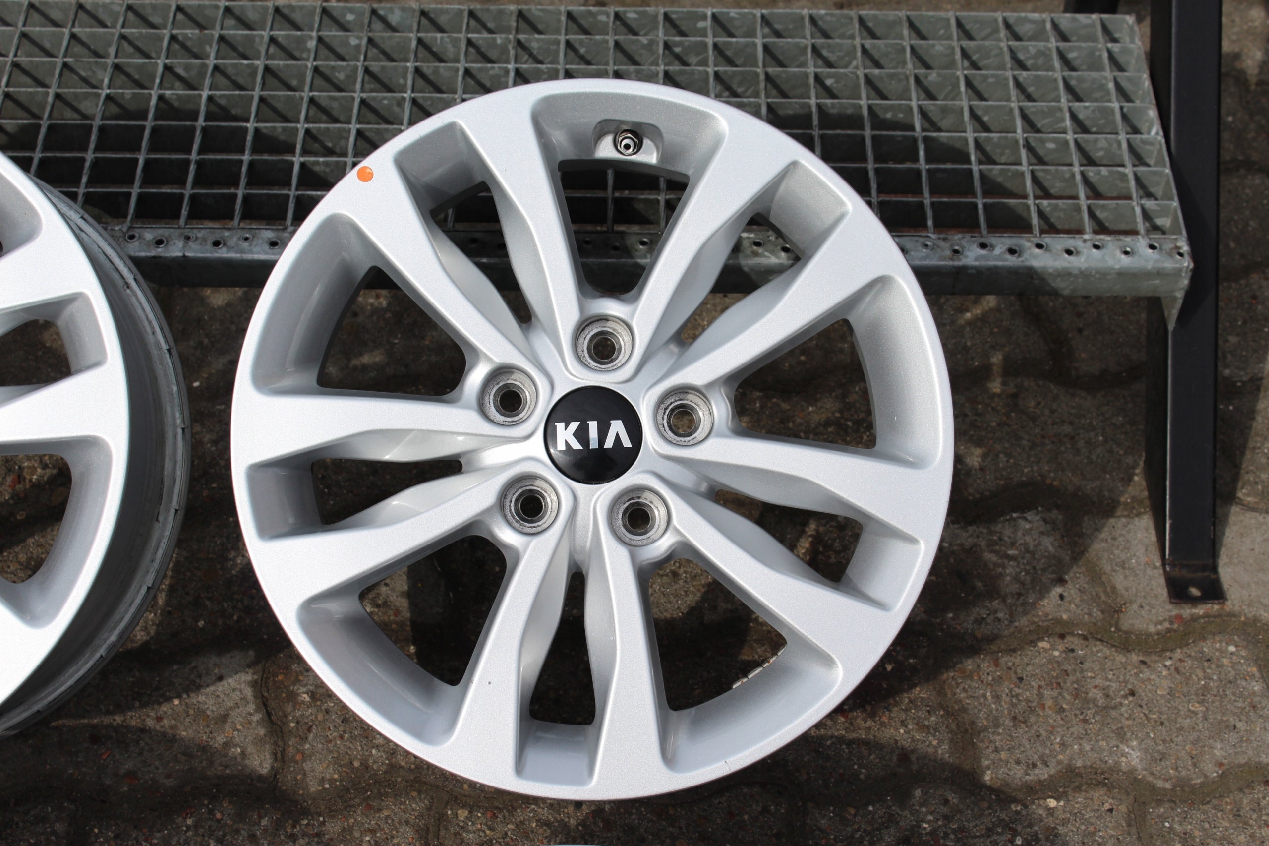 Alu Felge Kia Ceed Aluminum rim 16 Zoll 6.5J 5x114.3 50ET 52910A2830