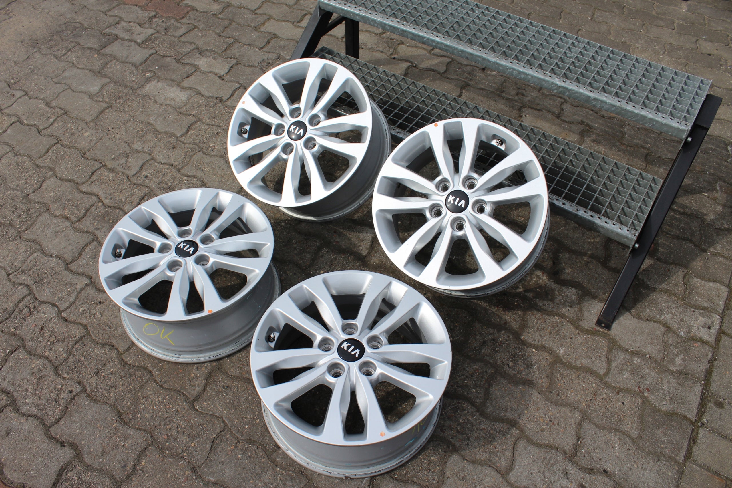 Alu Felge Kia Ceed Aluminum rim 16 Zoll 6.5J 5x114.3 50ET 52910A2830