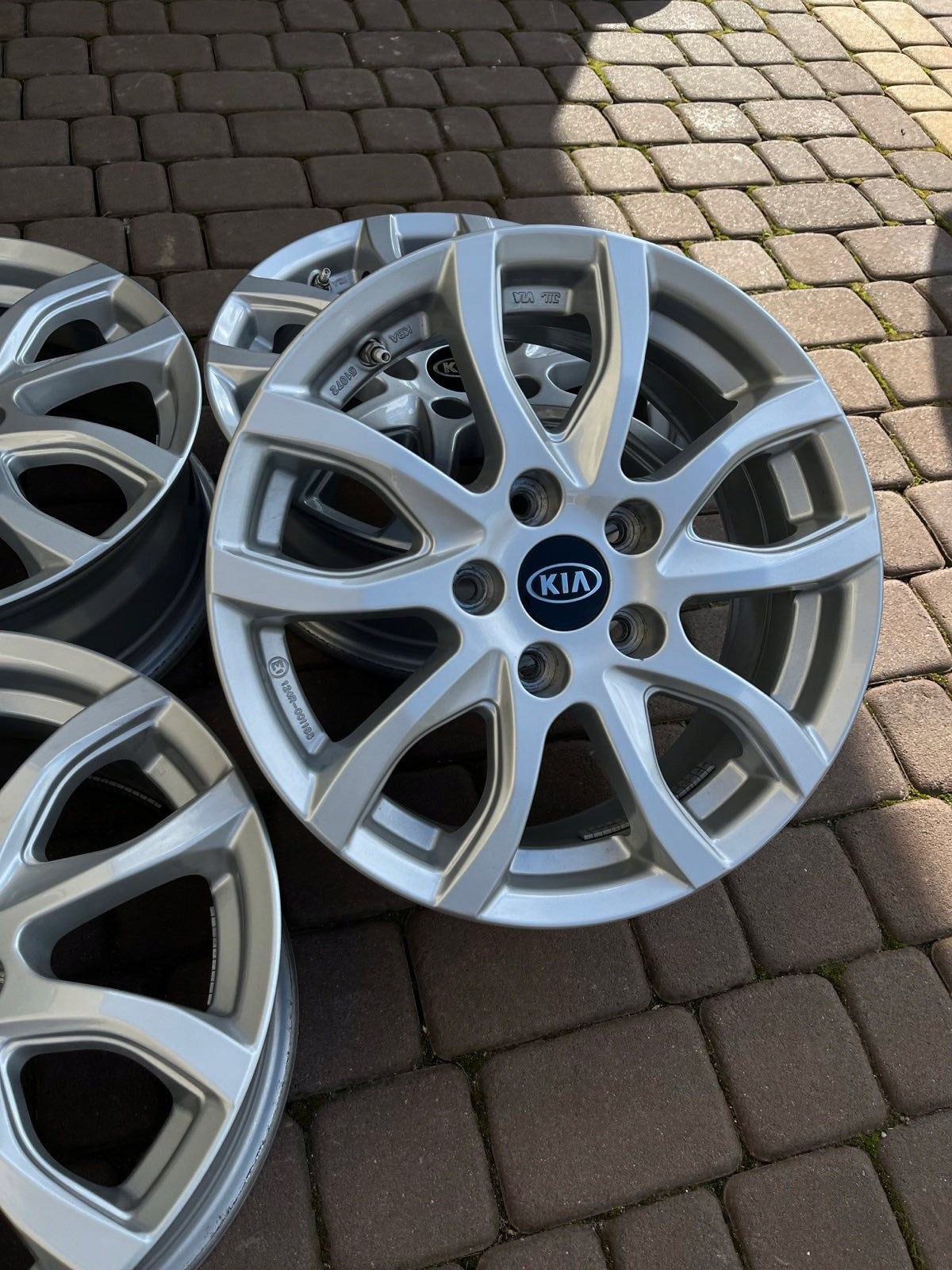 Alu Felge Kia Ceed Sportage Optima Aluminum rim 16 Zoll 6.5J 5x114.3