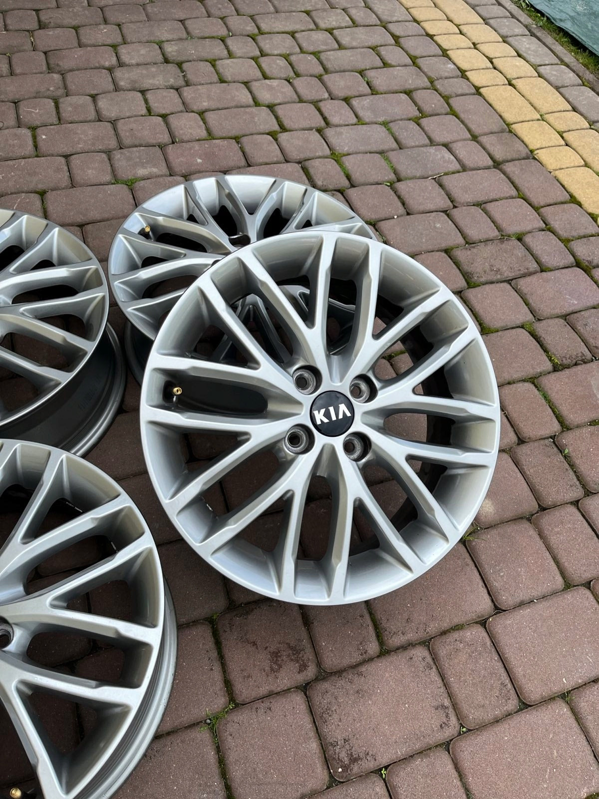 Alu Felge Kia Stonic Rio Aluminum rim 16 Zoll 6.0J 4x100