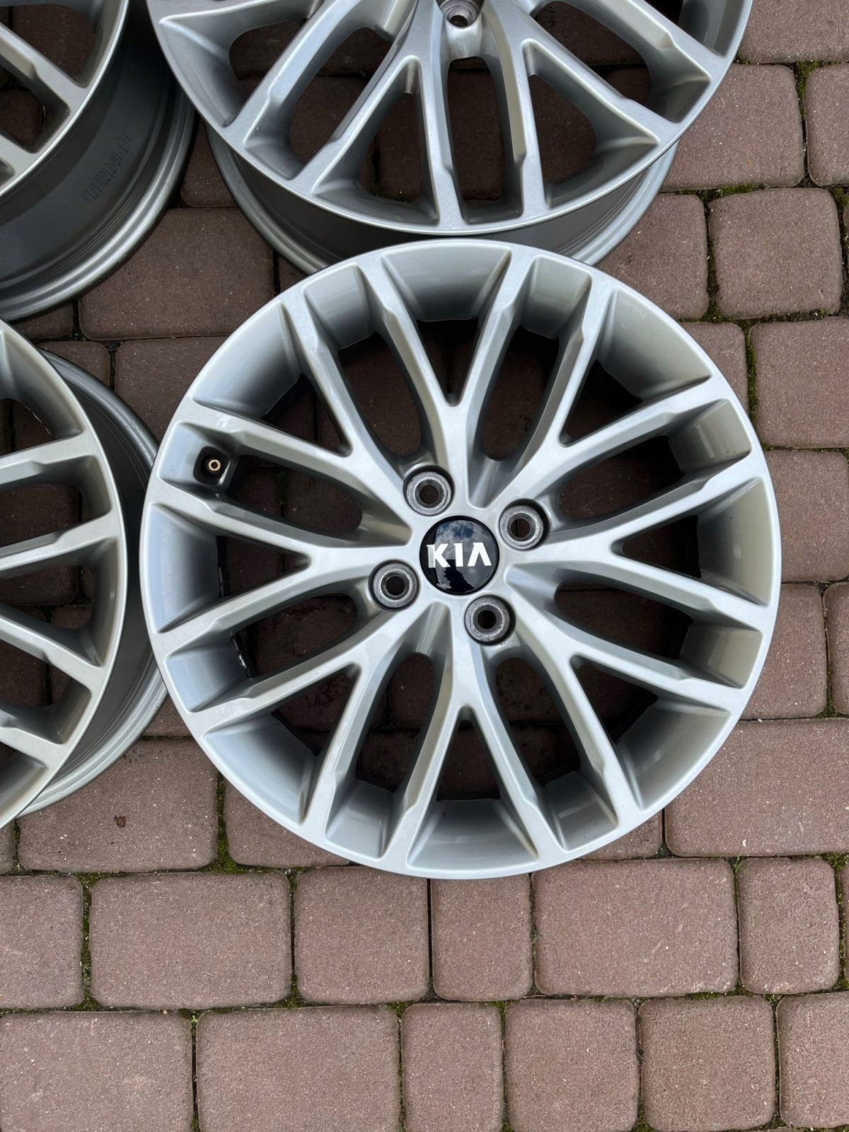 Alu Felge Kia Stonic Rio Aluminum rim 16 Zoll 6.0J 4x100