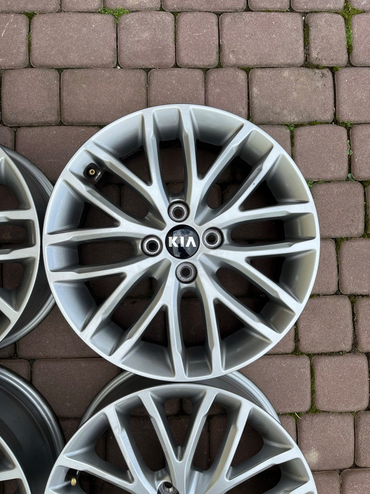 Alu Felge Kia Stonic Rio Aluminum rim 16 Zoll 6.0J 4x100